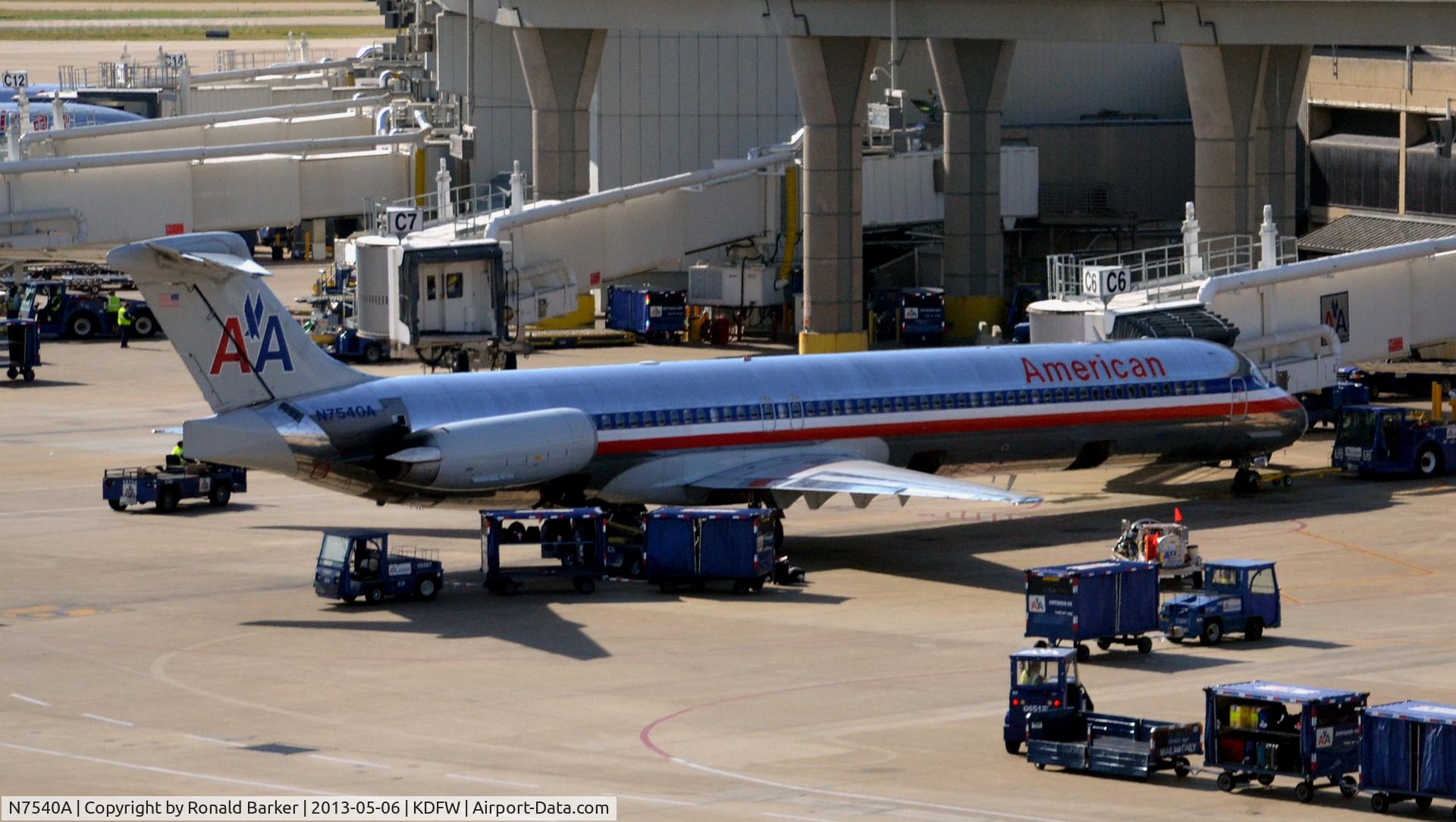N7540A, 1990 McDonnell Douglas MD-82 (DC-9-82) C/N 49994, Gate C6 DFW