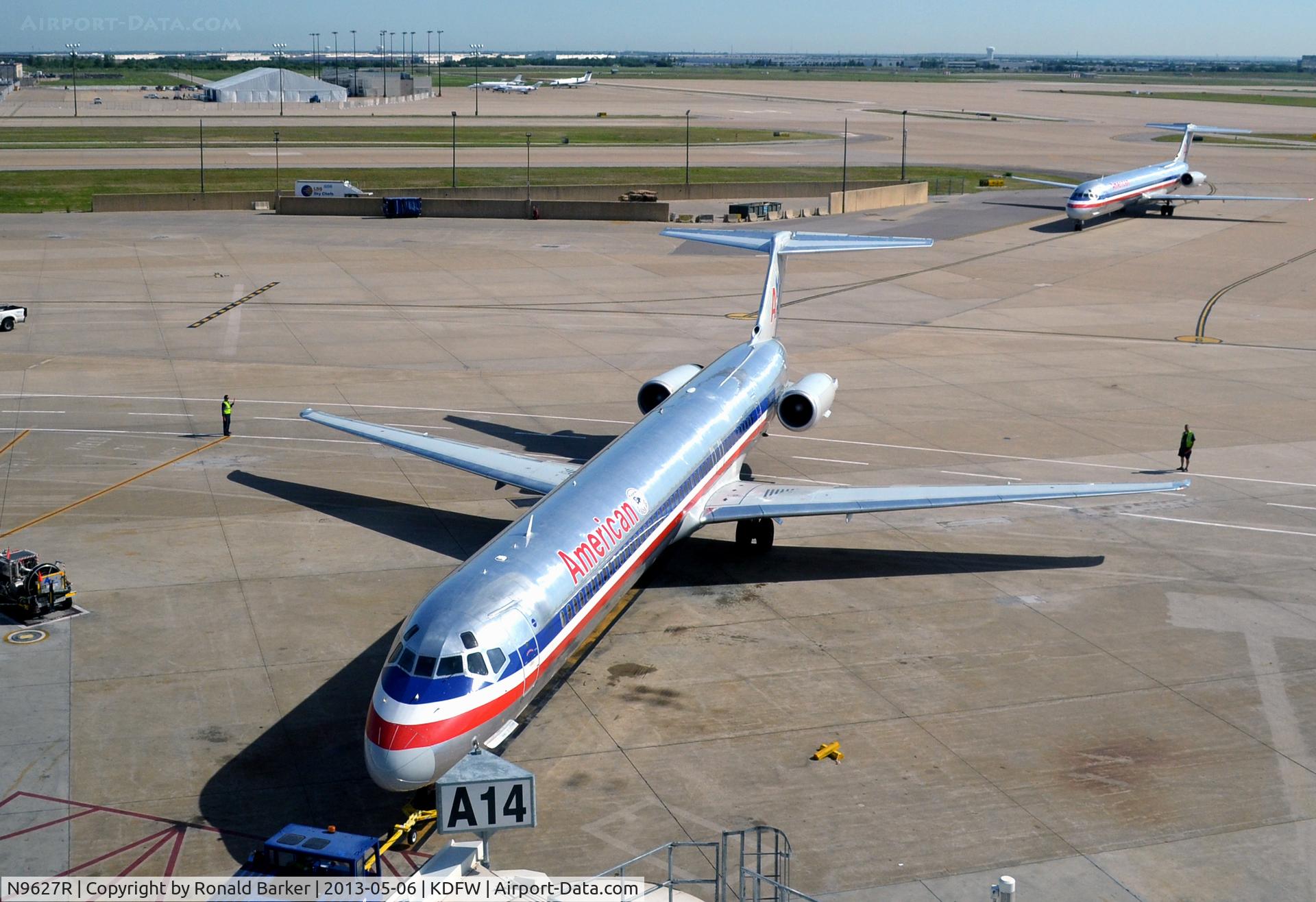 N9627R, 1998 McDonnell Douglas MD-83 (DC-9-83) C/N 53597, Pushback, wing spotters deployed  Gate A14 DFW