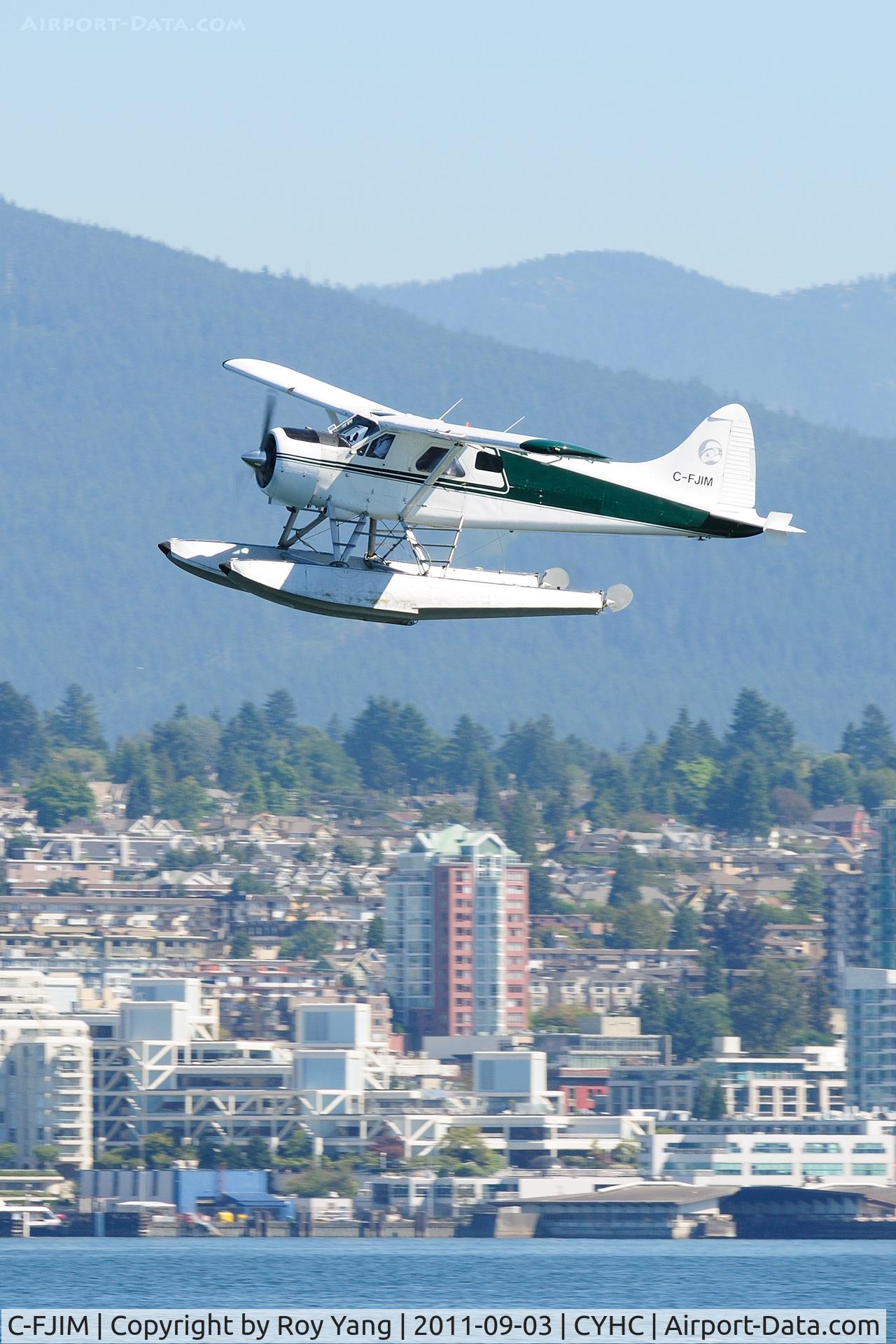 C-FJIM, 1952 De Havilland Canada DHC-2 Beaver Mk.1 C/N 461, Private water plane at Vancouver harbor