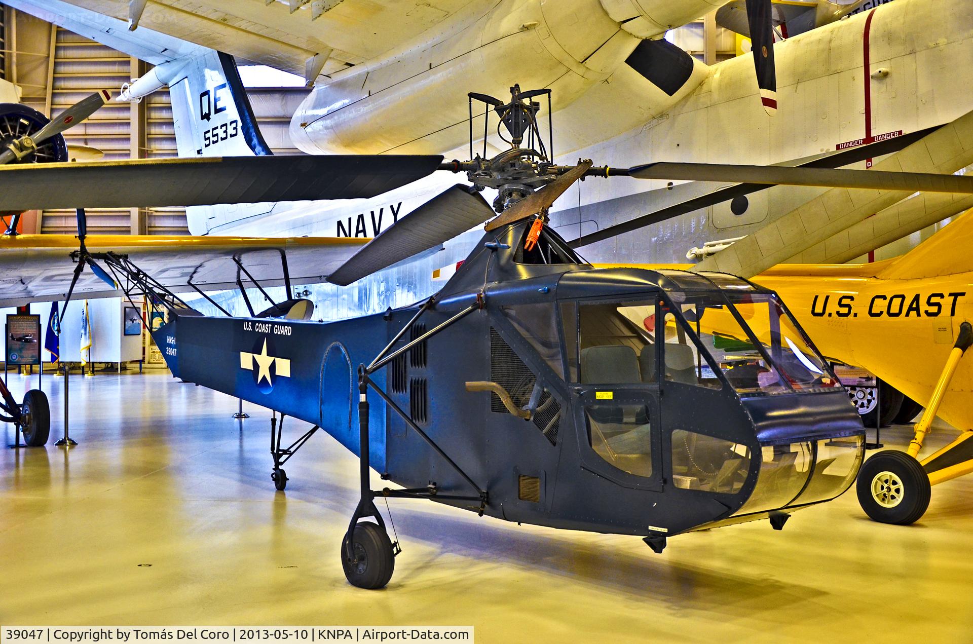 39047, 1944 Sikorsky HNS-1 Hoverfly C/N 104, 1944 Sikorsky HNS-1 HoverflyBuNo 39047 (C/N 104)

 National Naval Aviation Museum
TDelCoro
May 10, 2013