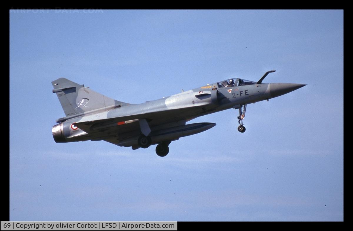 69, Dassault Mirage 2000-5F C/N 304, was used by the EC 2/2 
