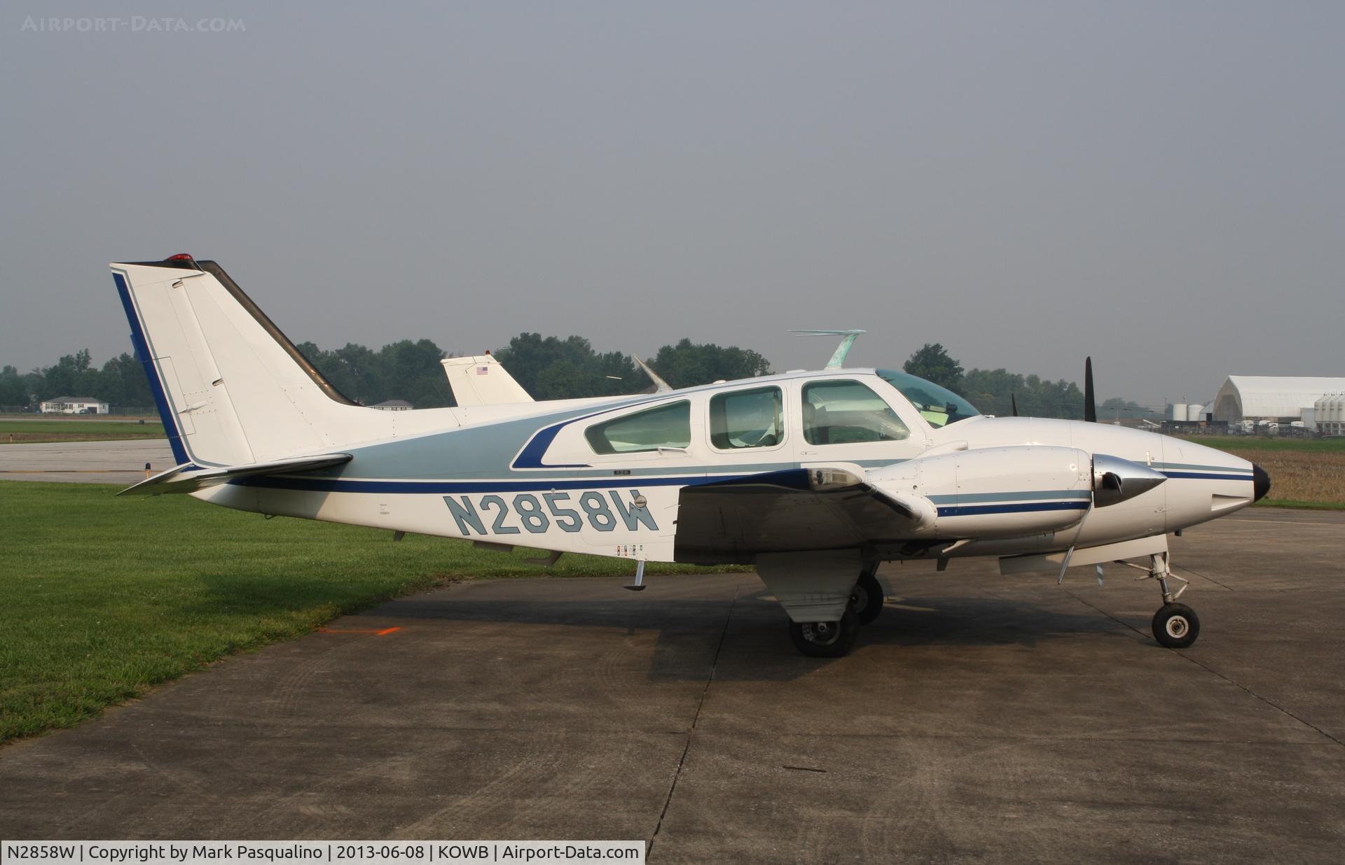 N2858W, 1973 Beech E-55 Baron C/N TE-927, Beech E55
