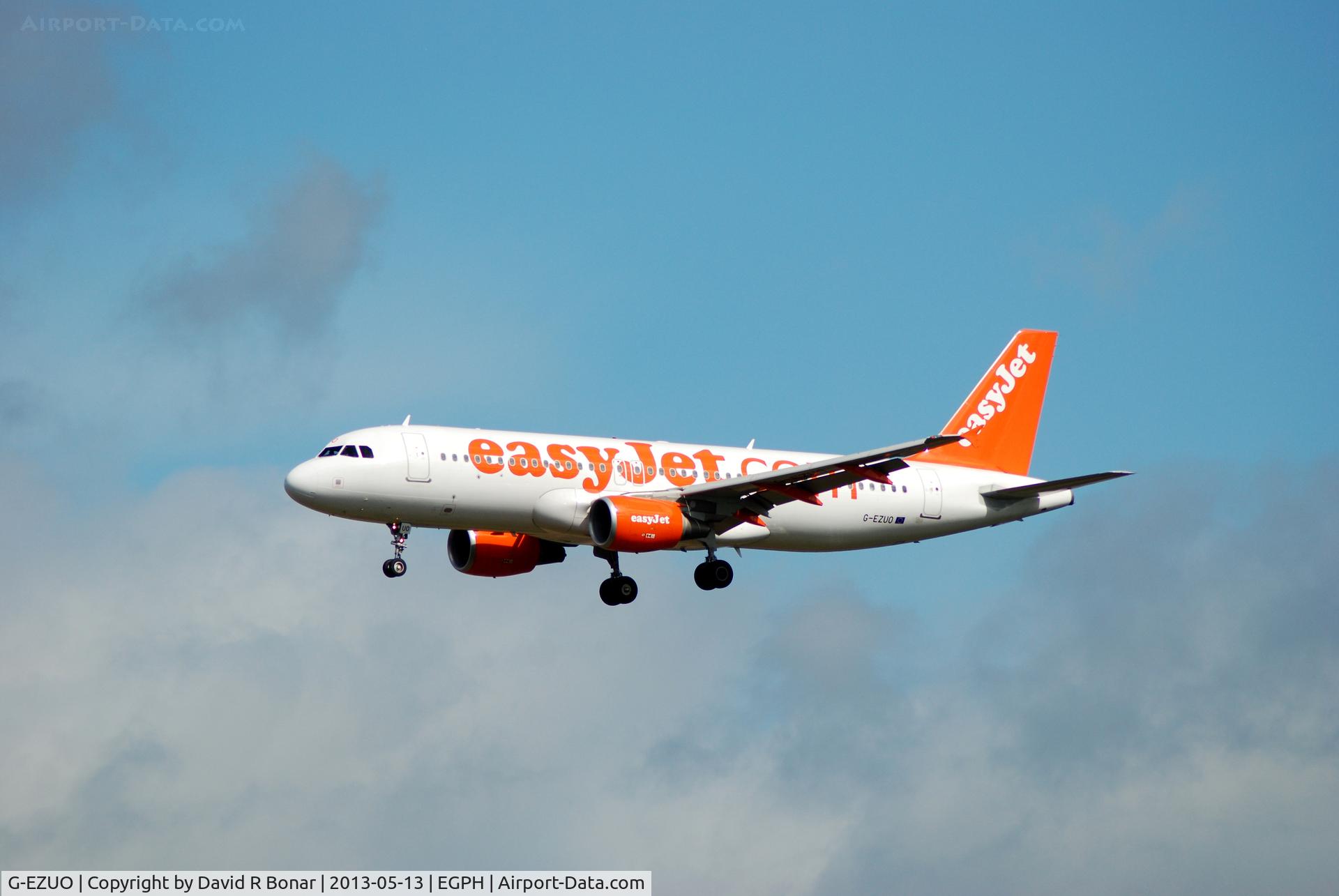 G-EZUO, 2012 Airbus A320-214 C/N 5052, Short finals for Runway 24