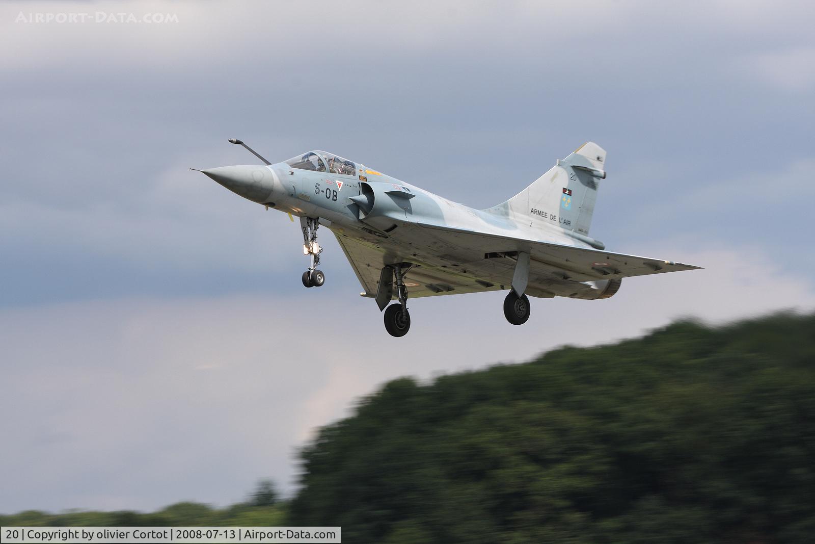 20, Dassault Mirage 2000C C/N 57, Landing at Avord