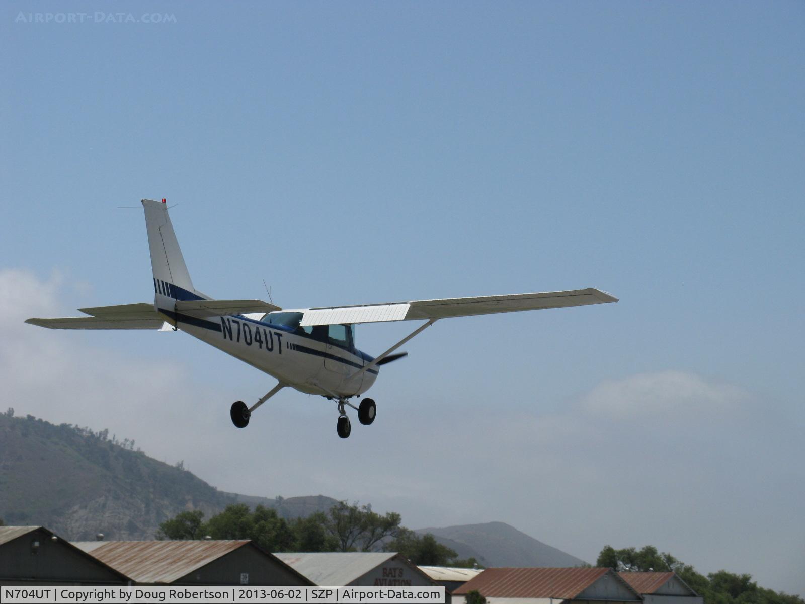N704UT, 1976 Cessna 150M C/N 15078891, 1976 Cessna 150M, Continental O-200 100 Hp, on final Rwy 22