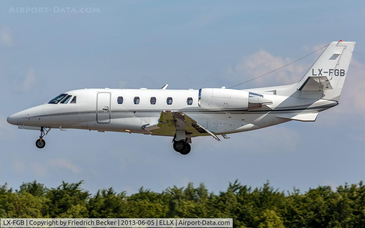 LX-FGB, 2009 Cessna 560 Citation XLS+ C/N 560-6026, short final RW06