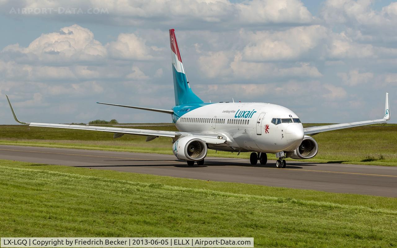LX-LGQ, 2004 Boeing 737-7C9 C/N 33802, taxying to the active