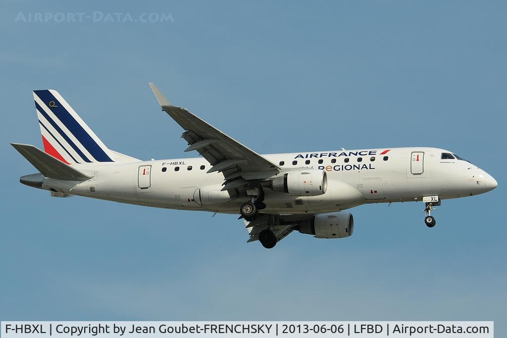F-HBXL, 2004 Embraer 170LR (ERJ-170-100LR) C/N 17000009, landing 23