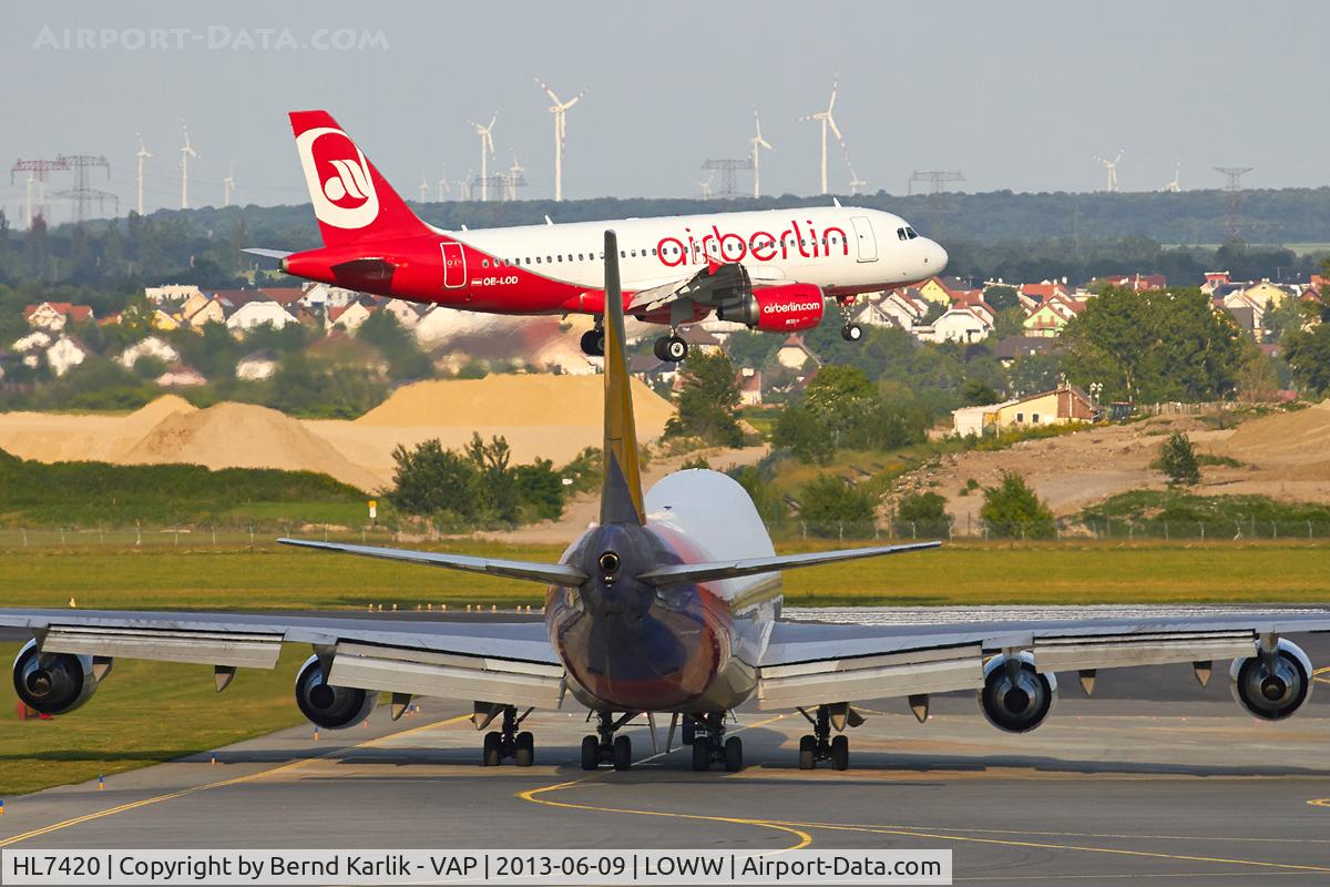 HL7420, 1995 Boeing 747-48EF (SCD) C/N 25783, LOWW/VIE