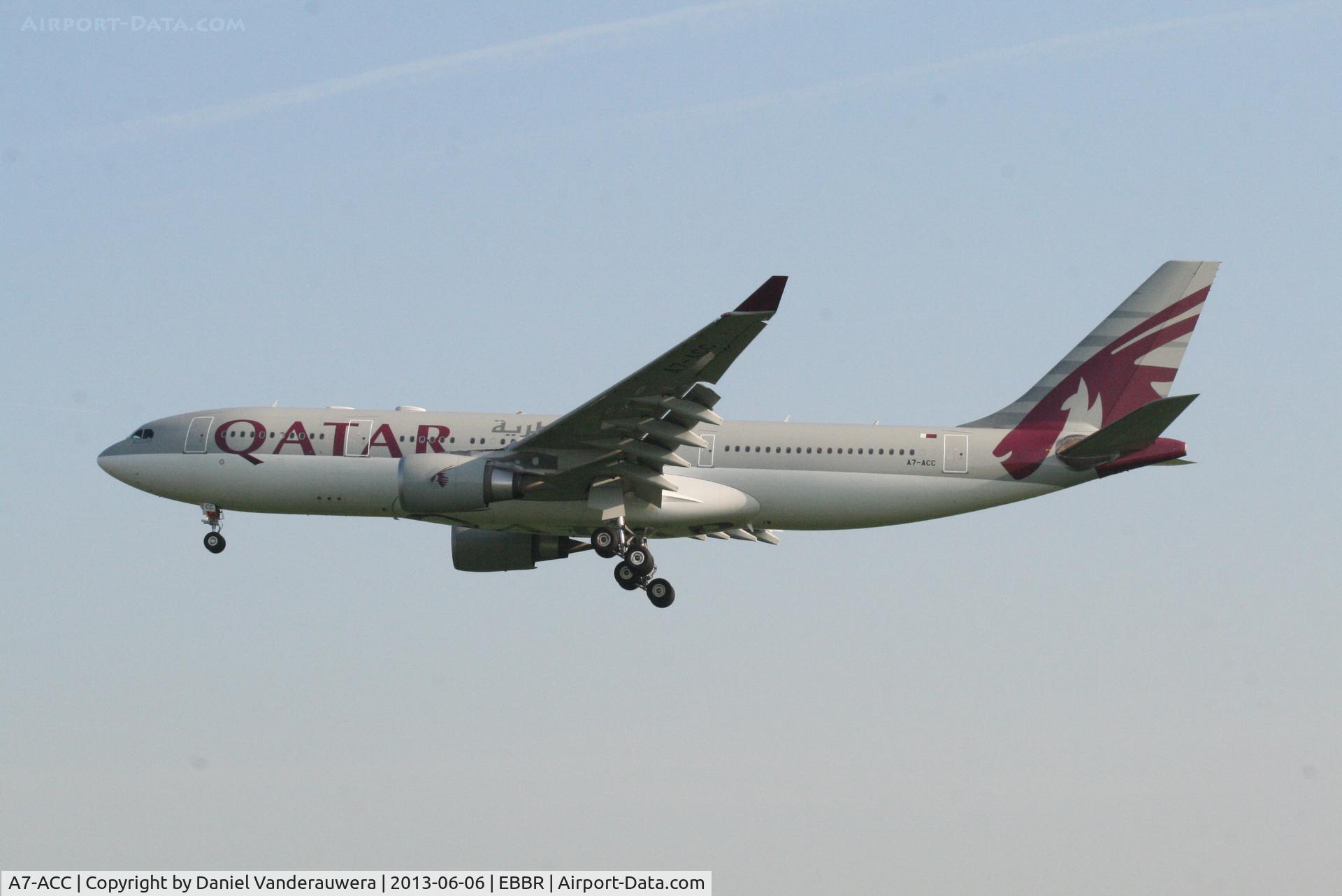 A7-ACC, 2003 Airbus A330-202 C/N 511, Arrival of flight QR937 to RWY 25L