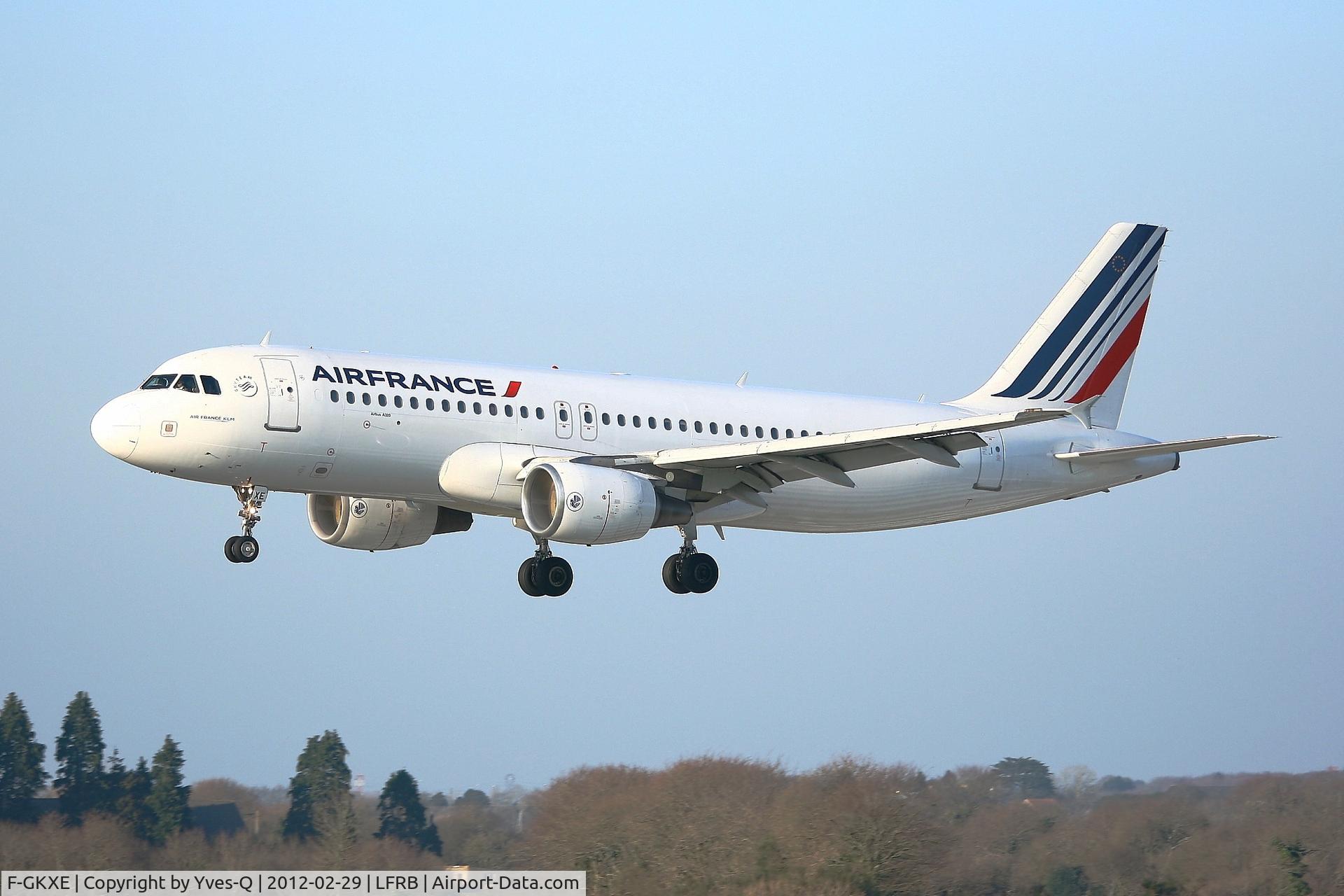 F-GKXE, 2002 Airbus A320-214 C/N 1879, Airbus A320-214, On final rwy 25L, Brest-Bretagne Airport (LFRB-BES)