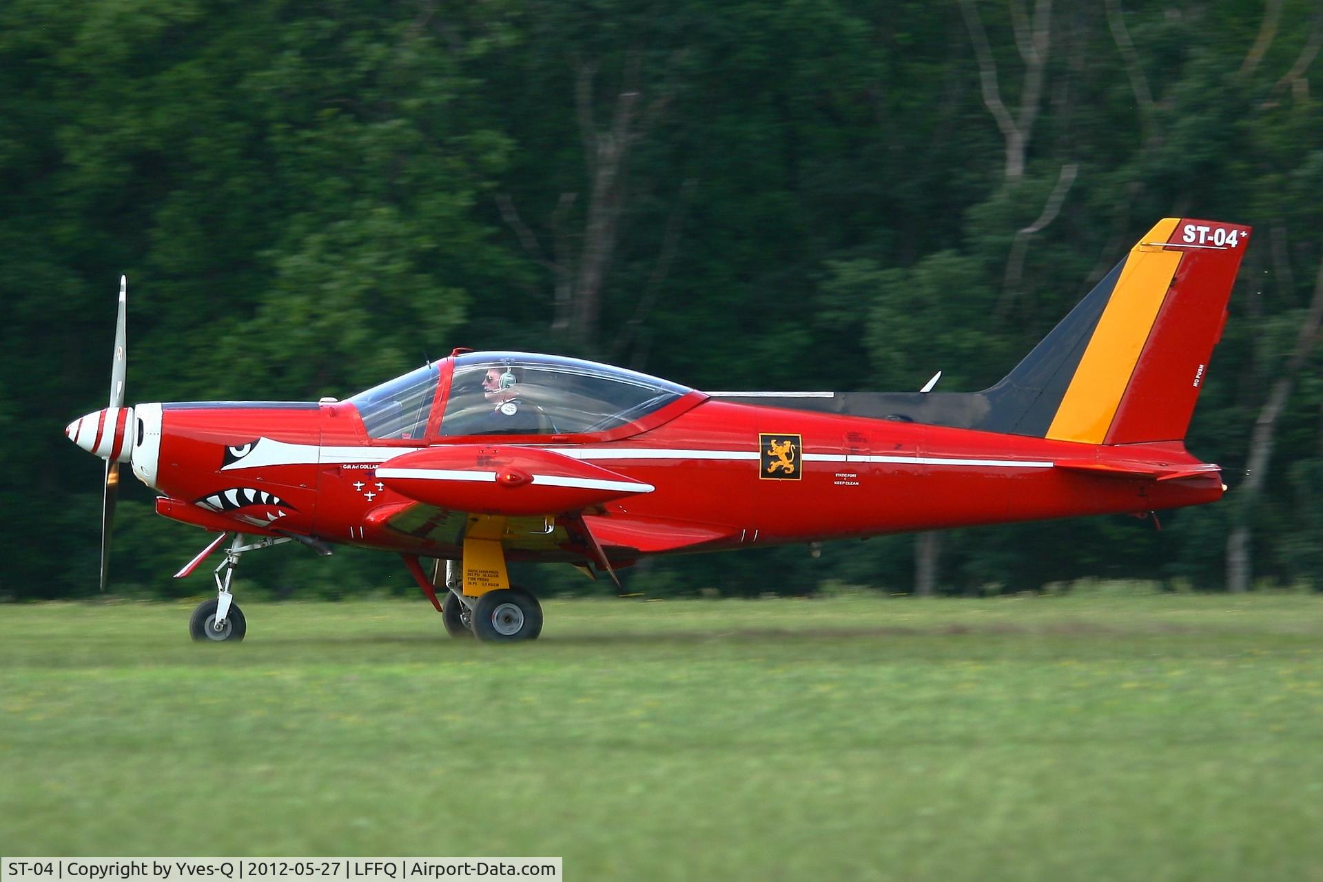 ST-04, SIAI-Marchetti SF-260MB C/N 10-04, SIAI SF-260M Marchetti (cn 10-04) Red Devils, Belgium Aerobatic Team, La Ferté-Alais Airfield (LFFQ)