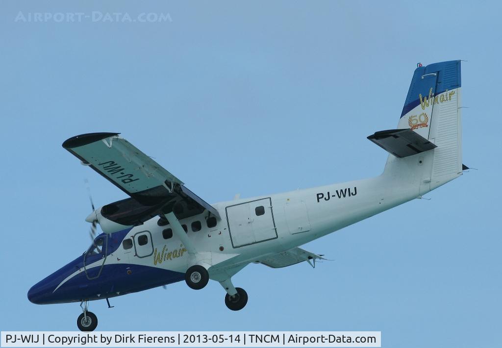 PJ-WIJ, 1977 De Havilland Canada DHC-6-300 Twin Otter C/N 533, On finals and heading for rwy 10.