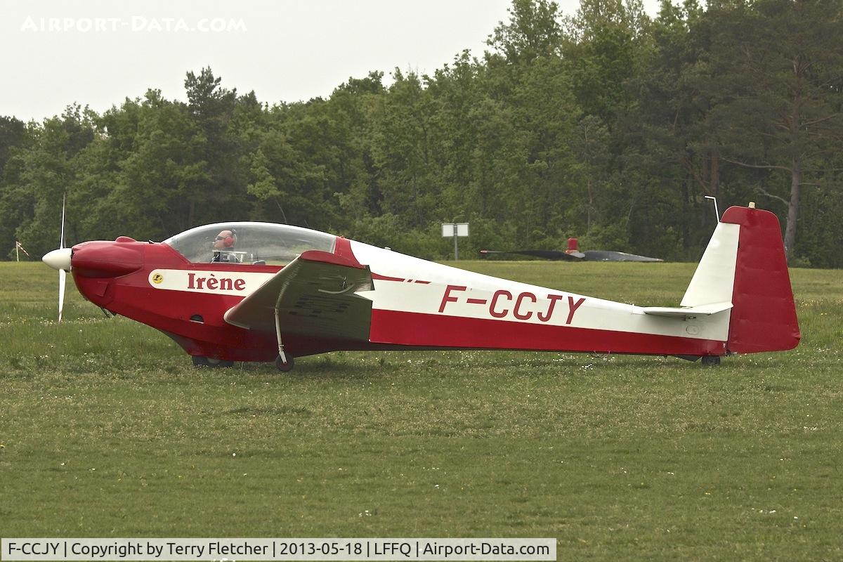 F-CCJY, 1974 Scheibe SF-28A Tandem-Falke Tandem Falke C/N 5763, At 2013 Airshow at La Ferte Alais , Paris
