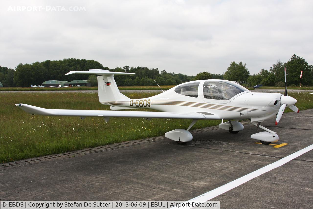 D-EBDS, 2002 Diamond DA-40 Diamond Star C/N 40.247, Parked at Vliegclub Ursel.