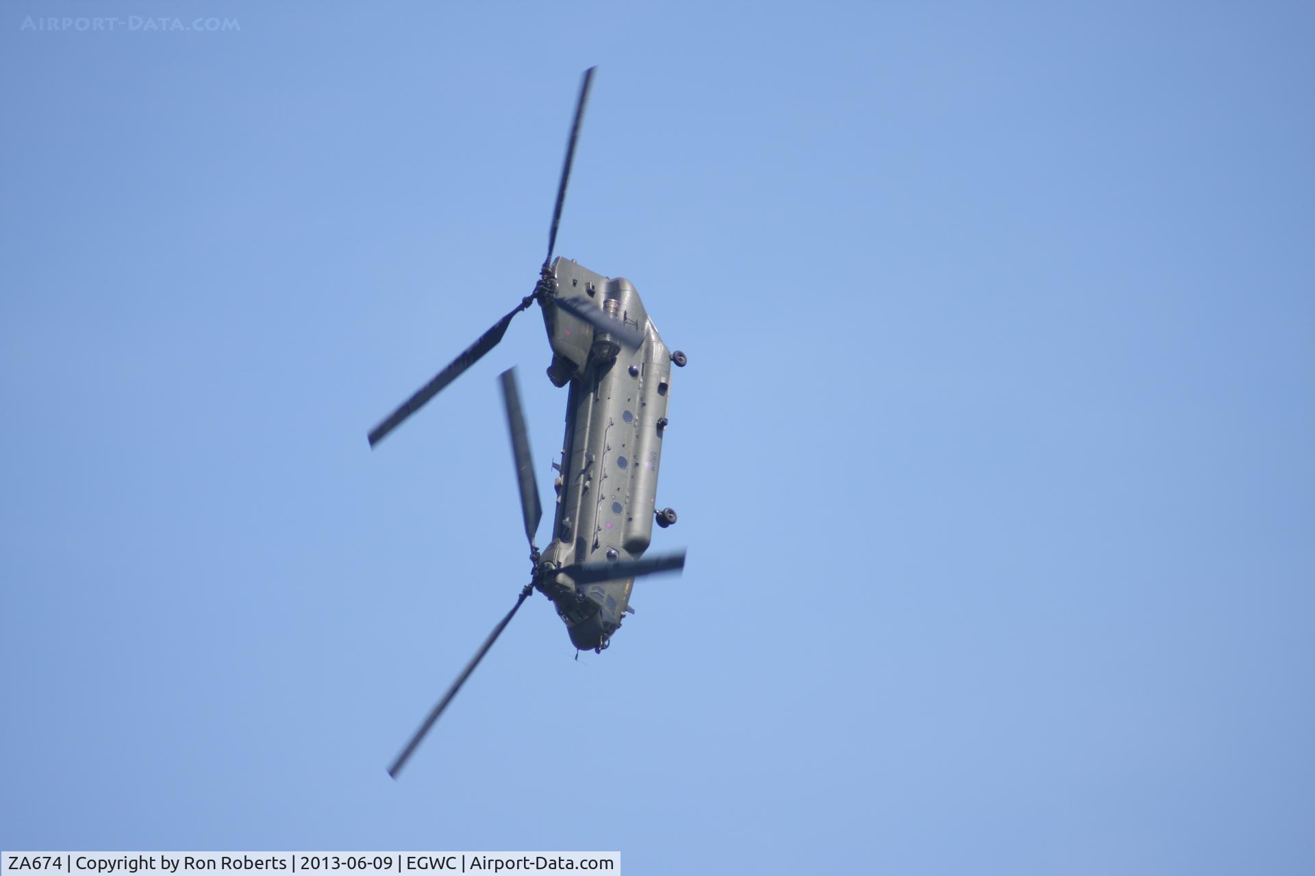 ZA674, Boeing Vertol Chinook HC.2 C/N M/A005/B-821/M7004, Demonstrating it's ability at RAF Cosford Airshow