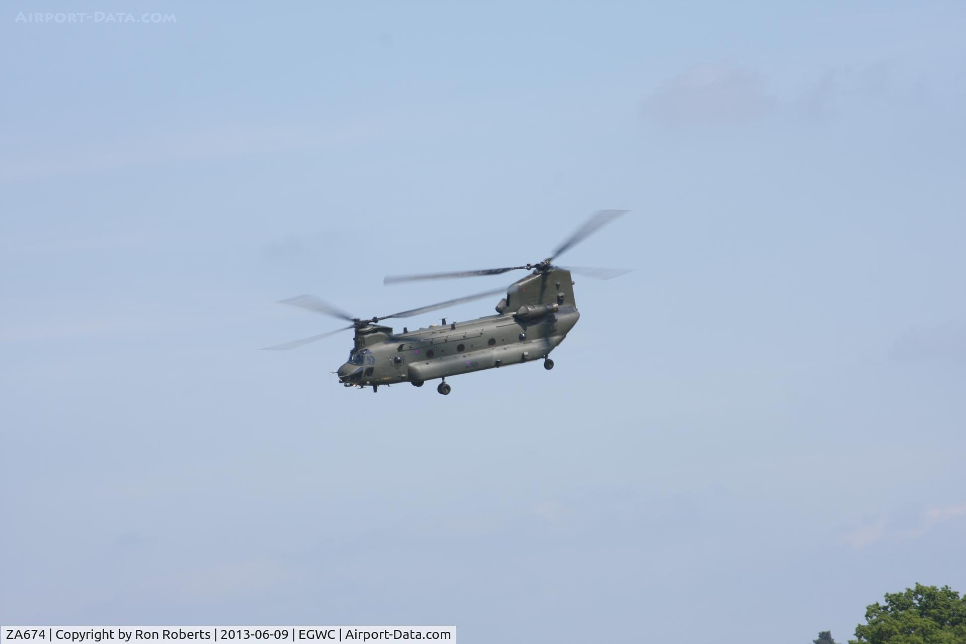 ZA674, Boeing Vertol Chinook HC.2 C/N M/A005/B-821/M7004, RAF Cosford Airshow