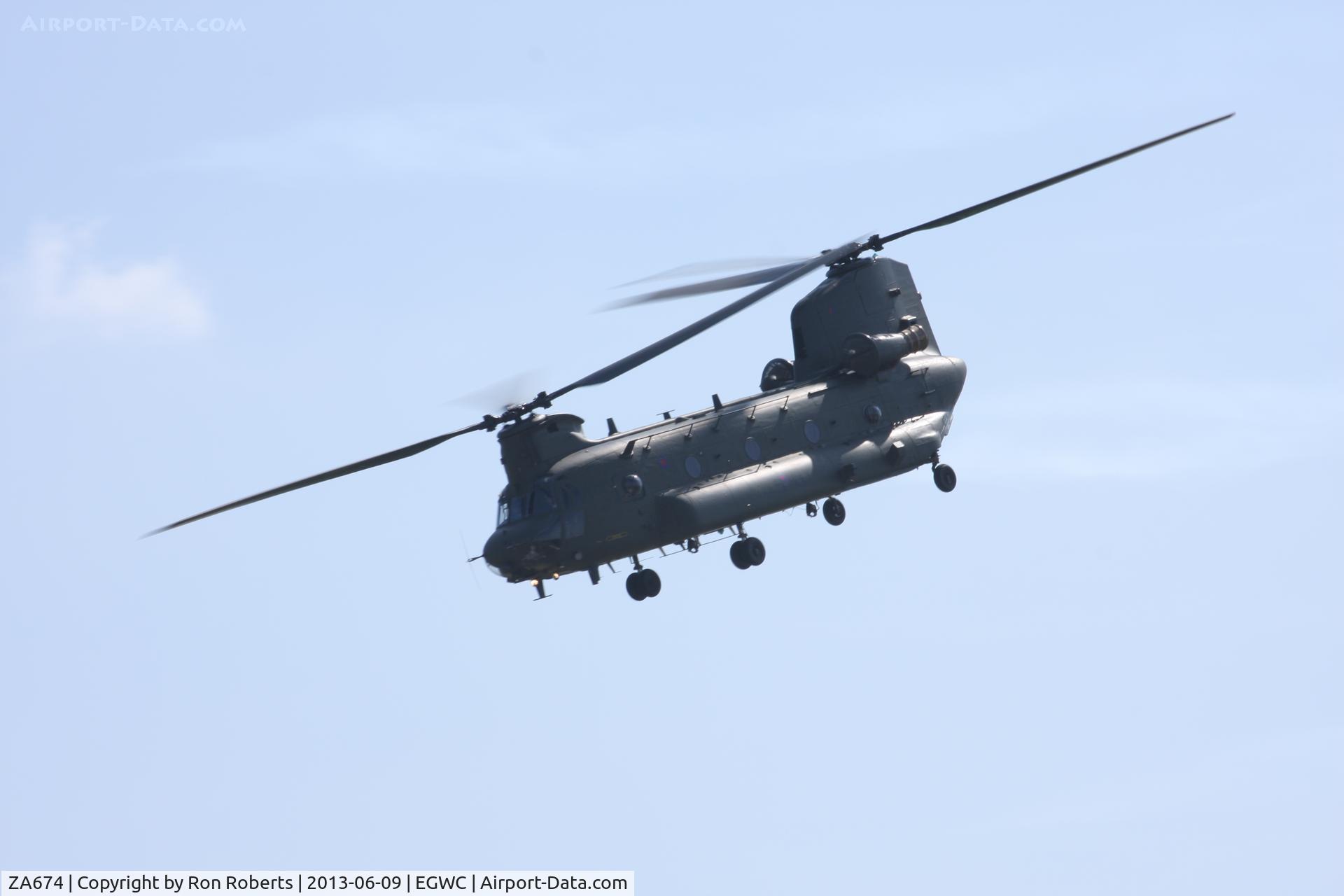 ZA674, Boeing Vertol Chinook HC.2 C/N M/A005/B-821/M7004, RAF Cosford Airshow