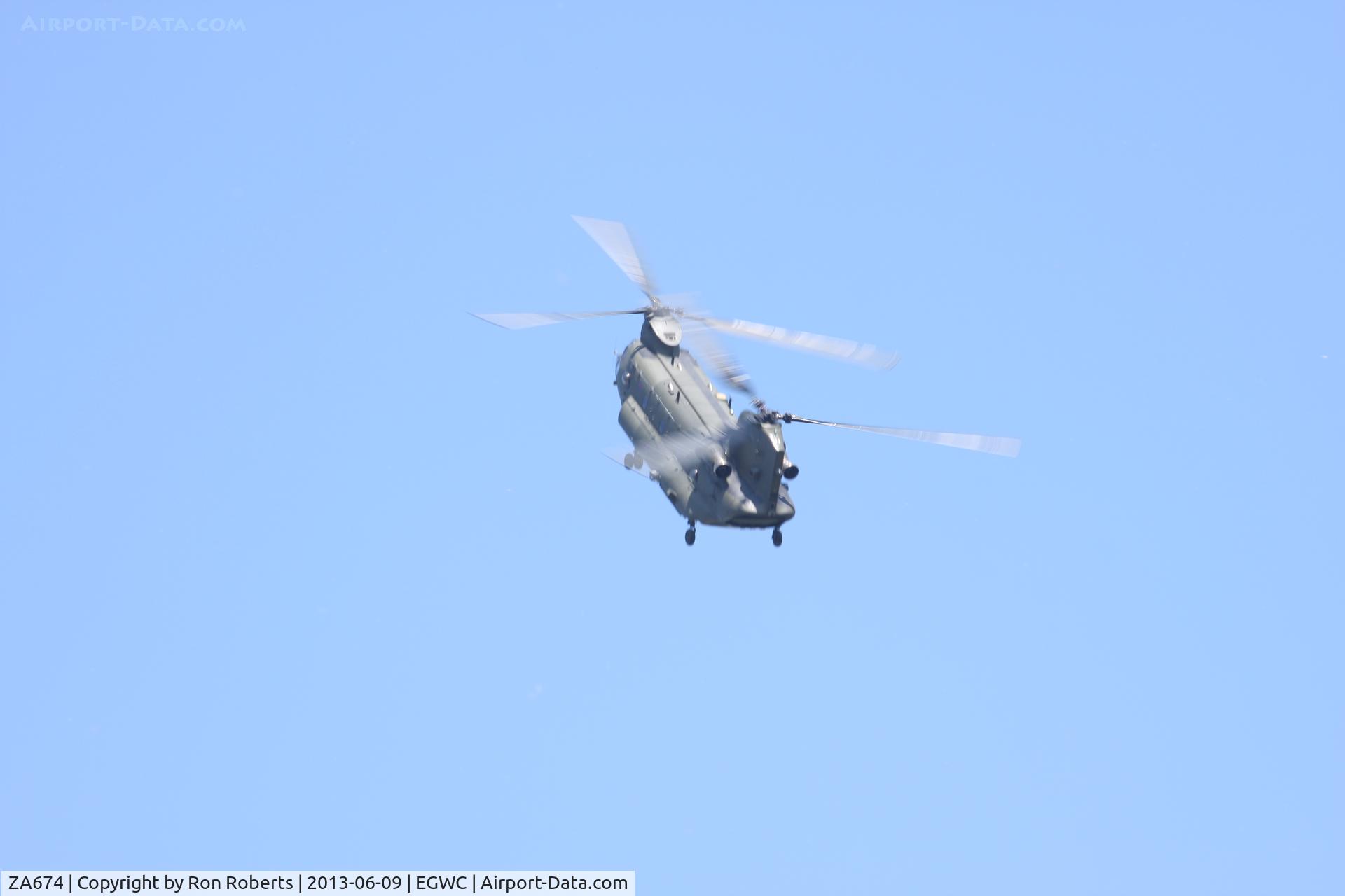 ZA674, Boeing Vertol Chinook HC.2 C/N M/A005/B-821/M7004, RAF Cosford Airshow