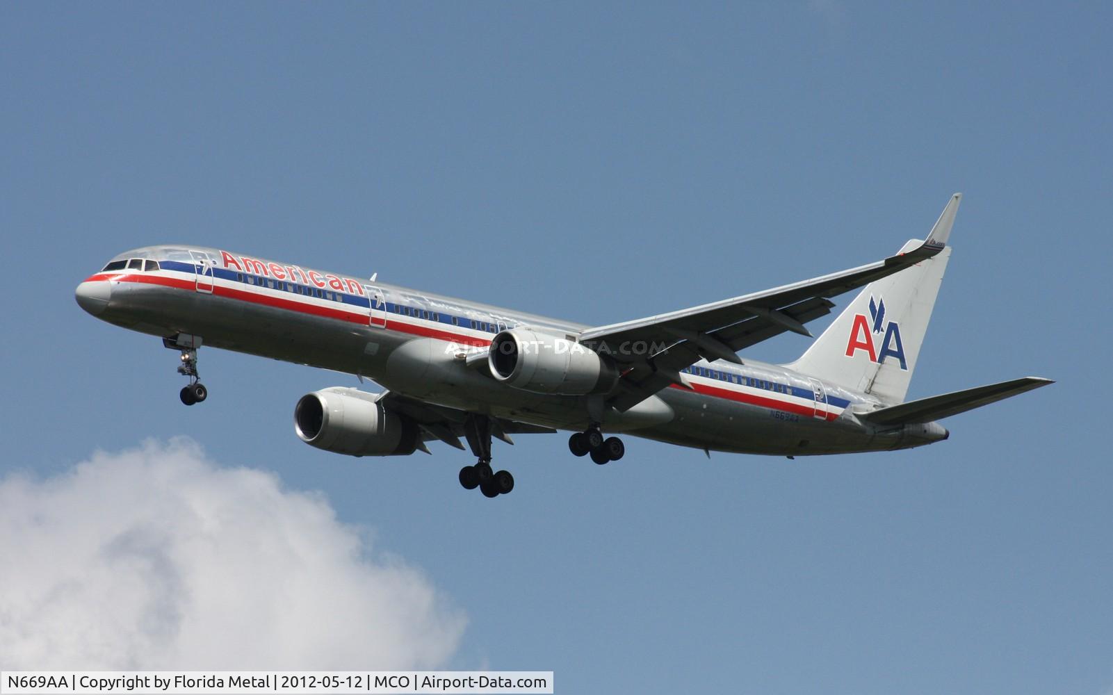 N669AA, 1992 Boeing 757-223 C/N 25334, American 757