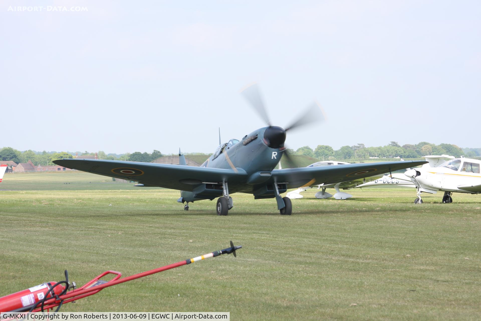 G-MKXI, 1944 Supermarine 365 Spitfire PR.XI C/N 6S/504719, RAF Cosford Airshow