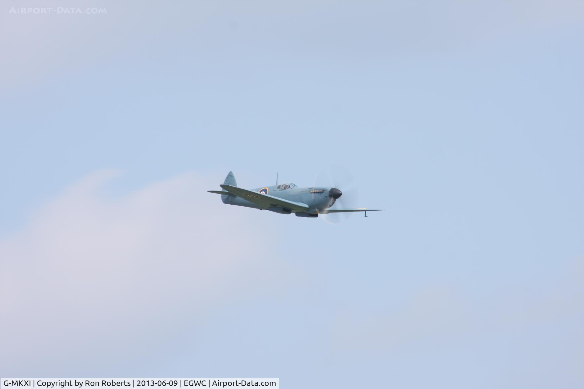 G-MKXI, 1944 Supermarine 365 Spitfire PR.XI C/N 6S/504719, RAF Cosford Airshow
