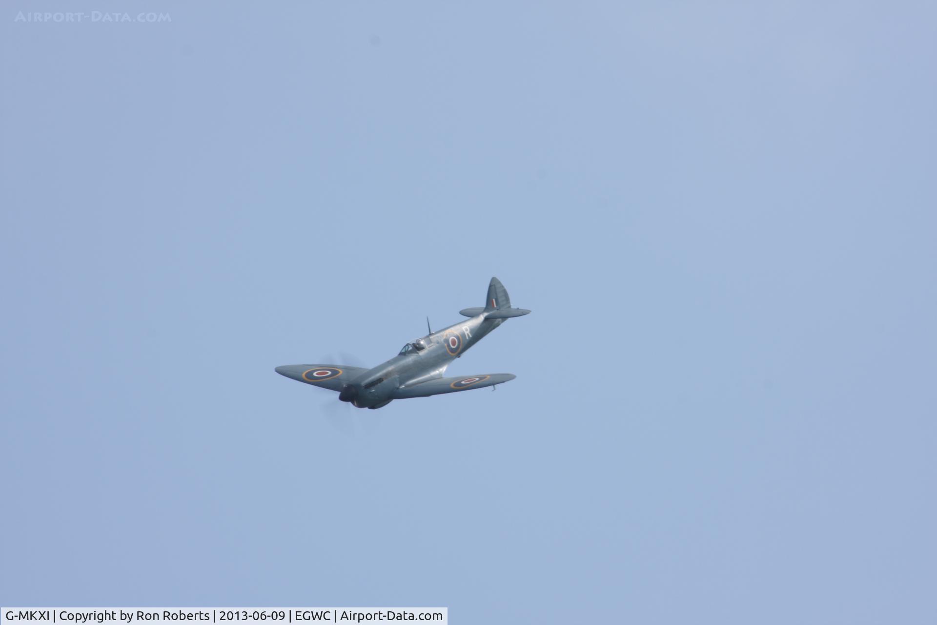 G-MKXI, 1944 Supermarine 365 Spitfire PR.XI C/N 6S/504719, RAF Cosford Airshow