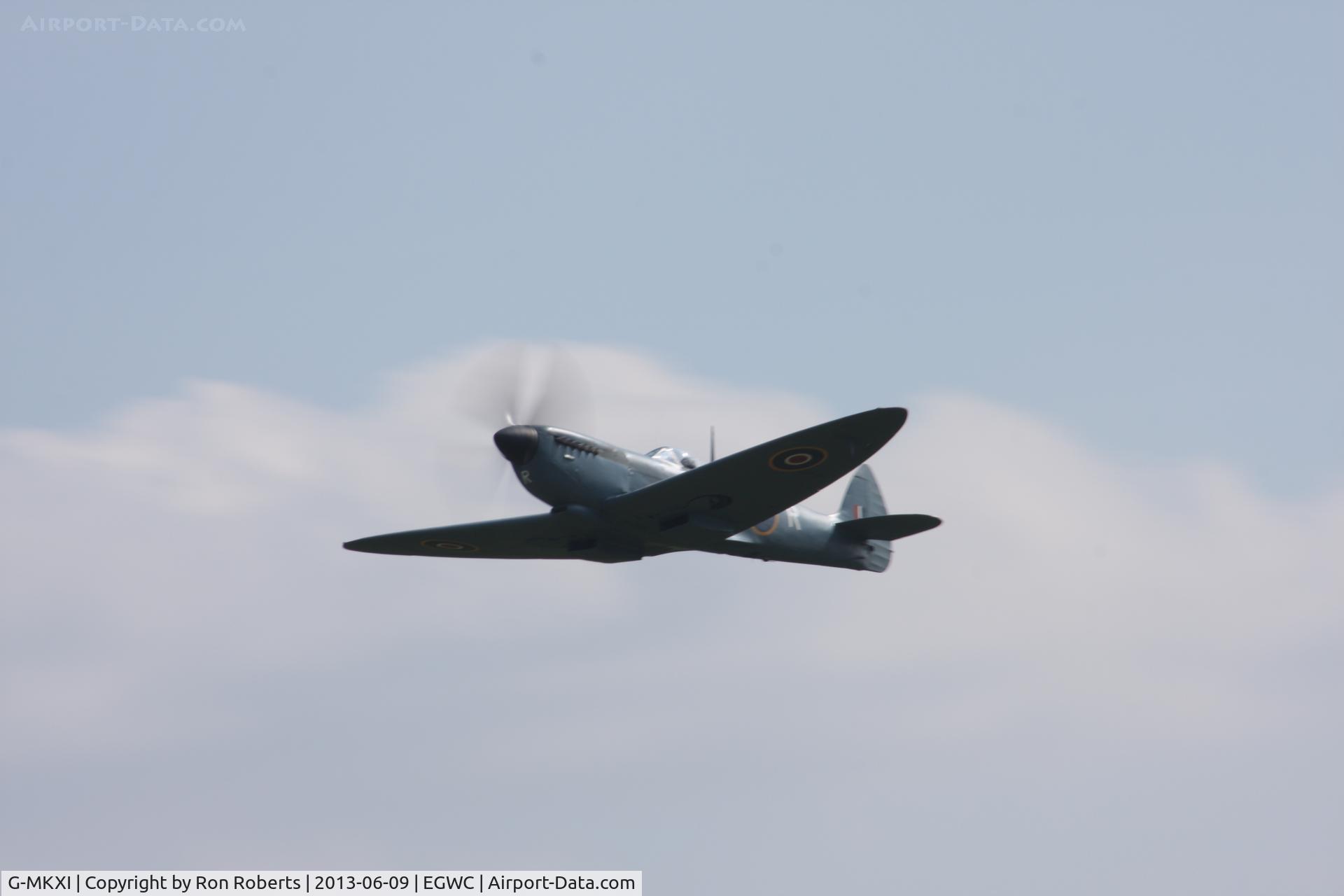 G-MKXI, 1944 Supermarine 365 Spitfire PR.XI C/N 6S/504719, RAF Cosford Airshow