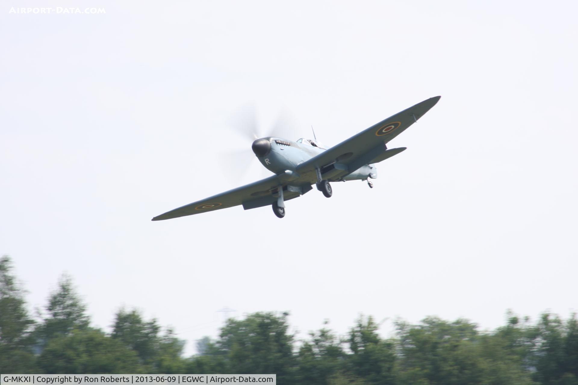 G-MKXI, 1944 Supermarine 365 Spitfire PR.XI C/N 6S/504719, RAF Cosford Airshow