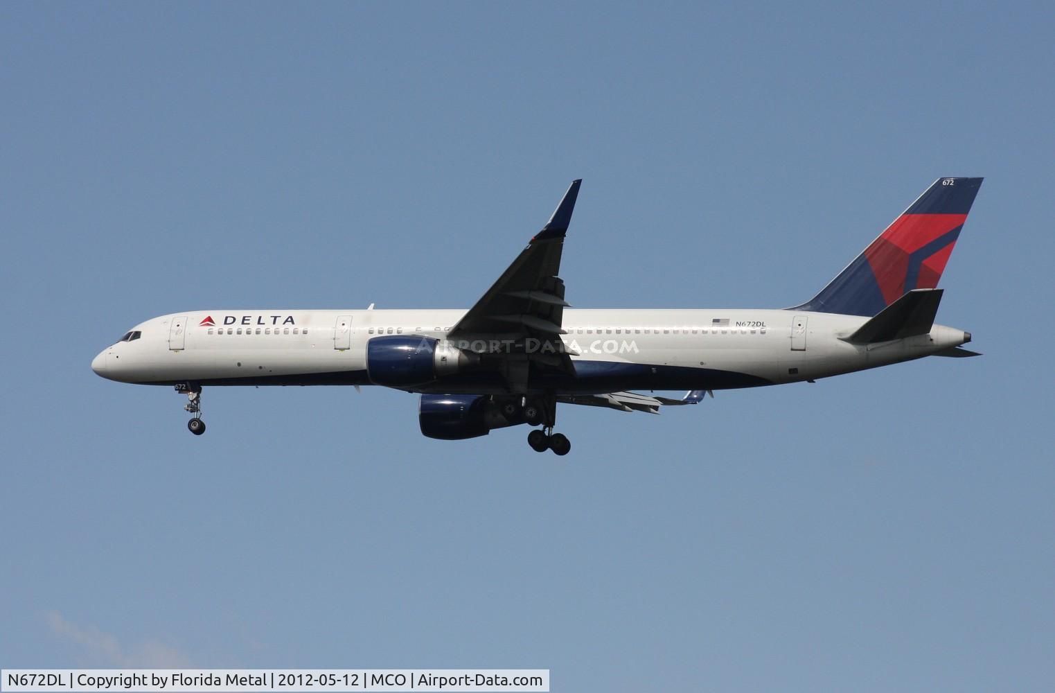 N672DL, 1992 Boeing 757-232 C/N 25977, Delta 757