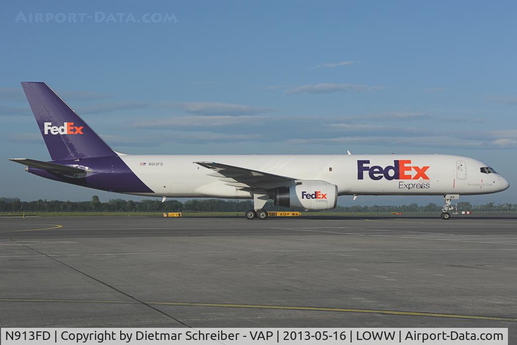 N913FD, 1988 Boeing 757-28A C/N 24017, Fedex Boeing 757-200