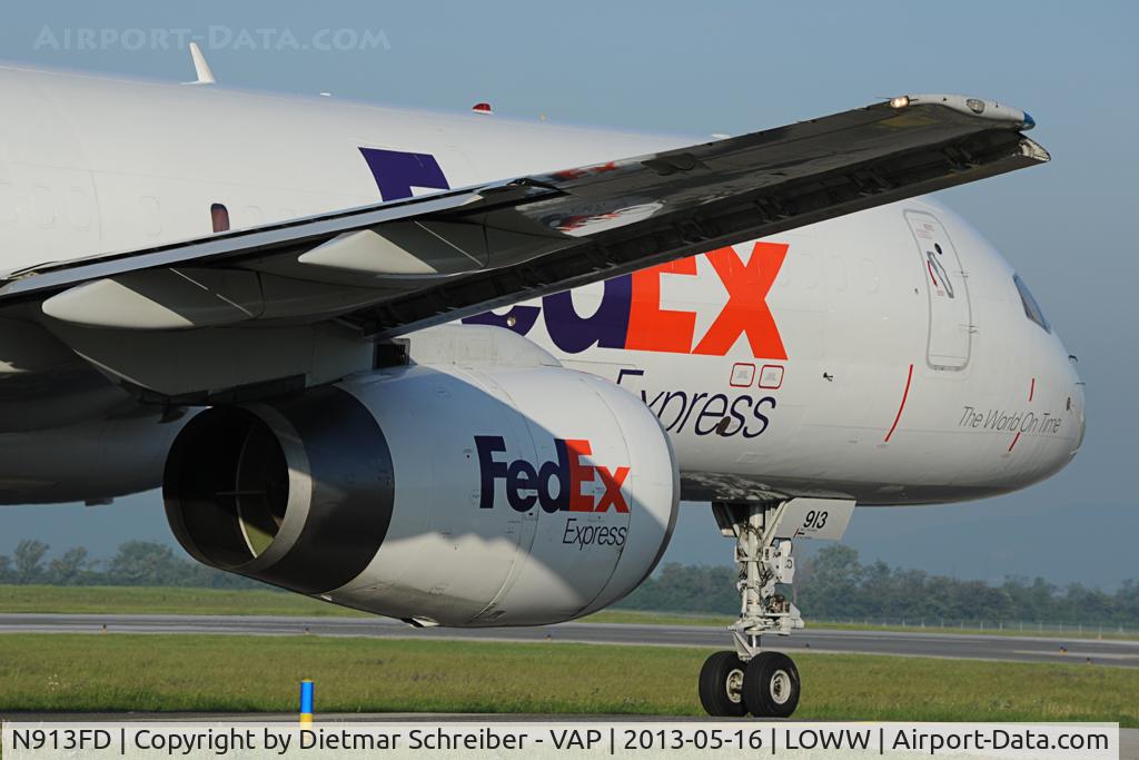 N913FD, 1988 Boeing 757-28A C/N 24017, Fedex Boeing 757-200