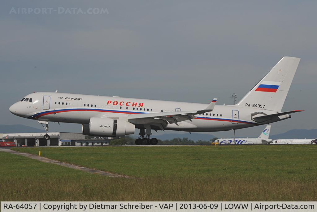 RA-64057, Tupolev 204-300 C/N 64057, Rossija Tupolev 204