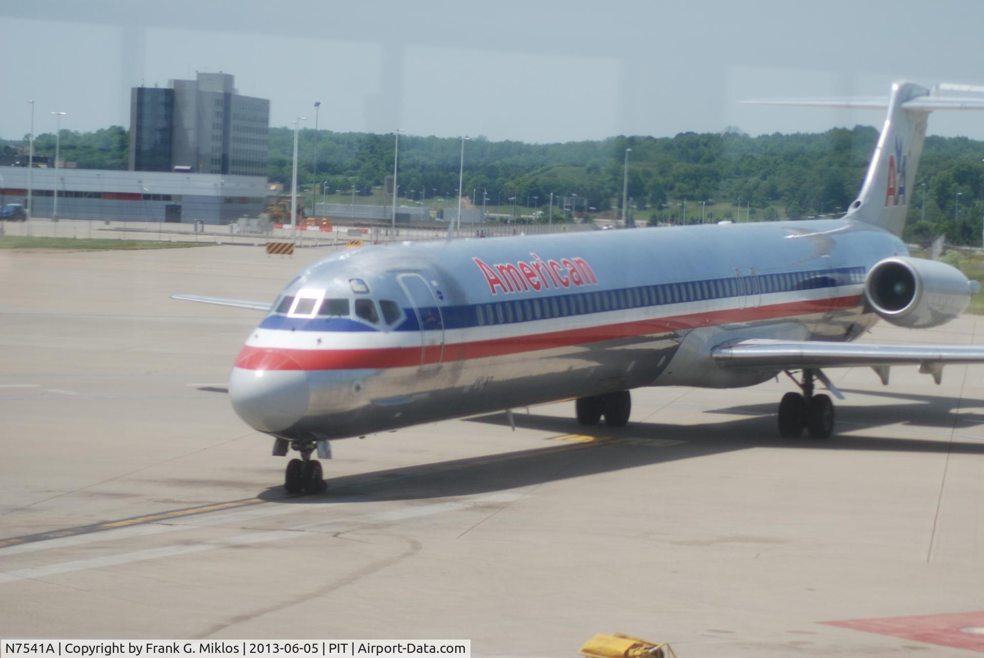 N7541A, 1990 McDonnell Douglas MD-82 (DC-9-82) C/N 49995, at DFW 2013