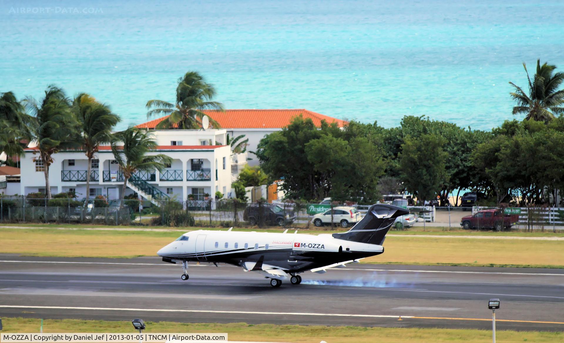 M-OZZA, 2004 Bombardier Challenger 300 (BD-100-1A10) C/N 20014, M-OZZA