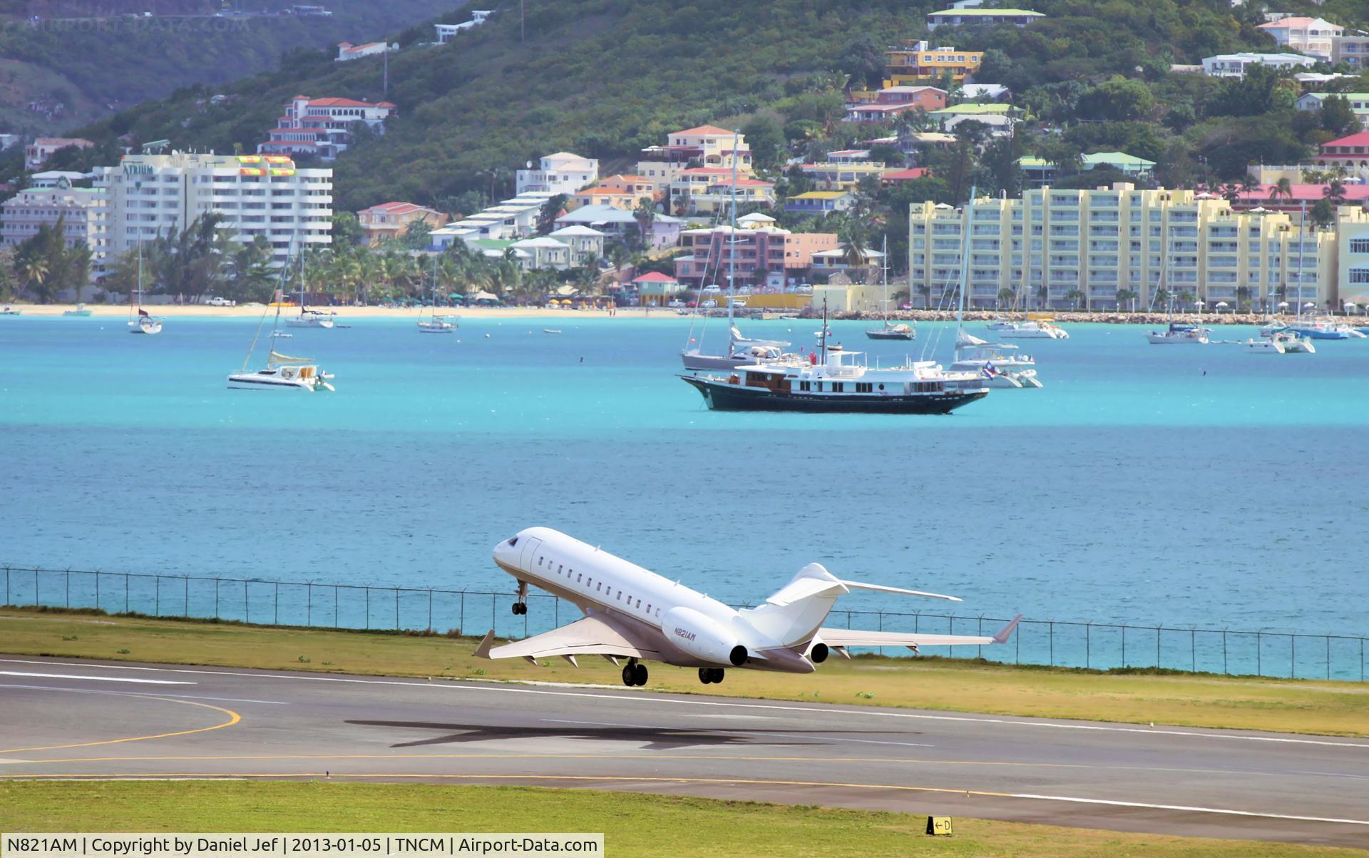 N821AM, 2005 Bombardier BD-700-1A10 Global Express C/N 9183, N821AM