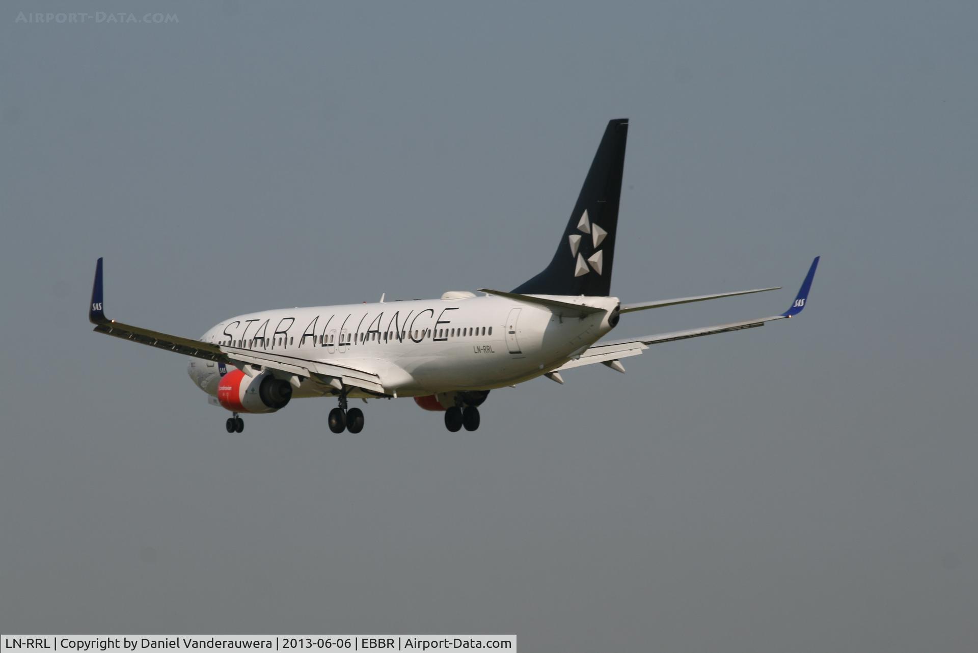 LN-RRL, 2003 Boeing 737-883 C/N 28328, Flight SK4743 is descending to RWY 25L
