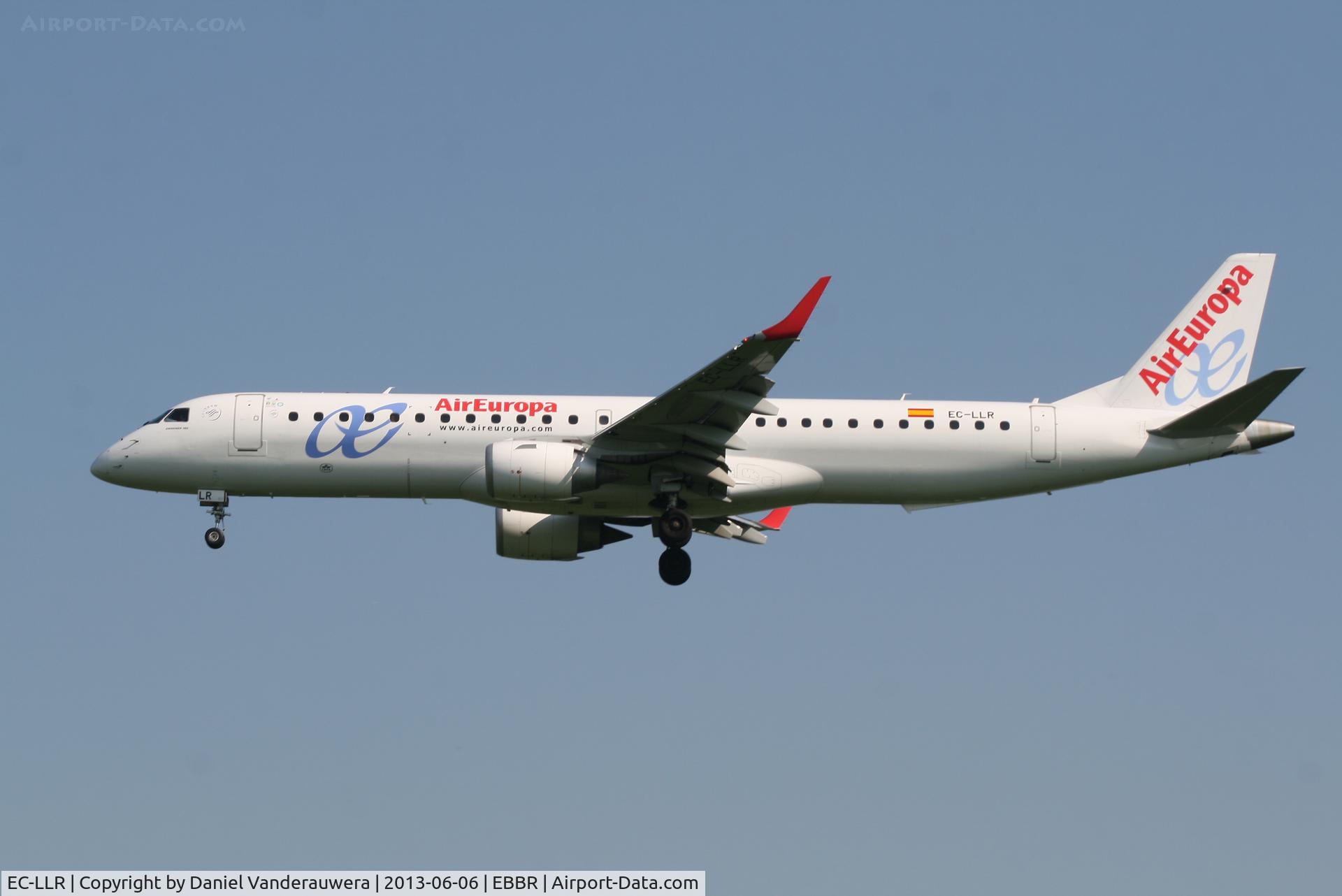 EC-LLR, 2011 Embraer 195LR (ERJ-190-200LR) C/N 19000452, Arrival of flight UX1171 to RWY 25L