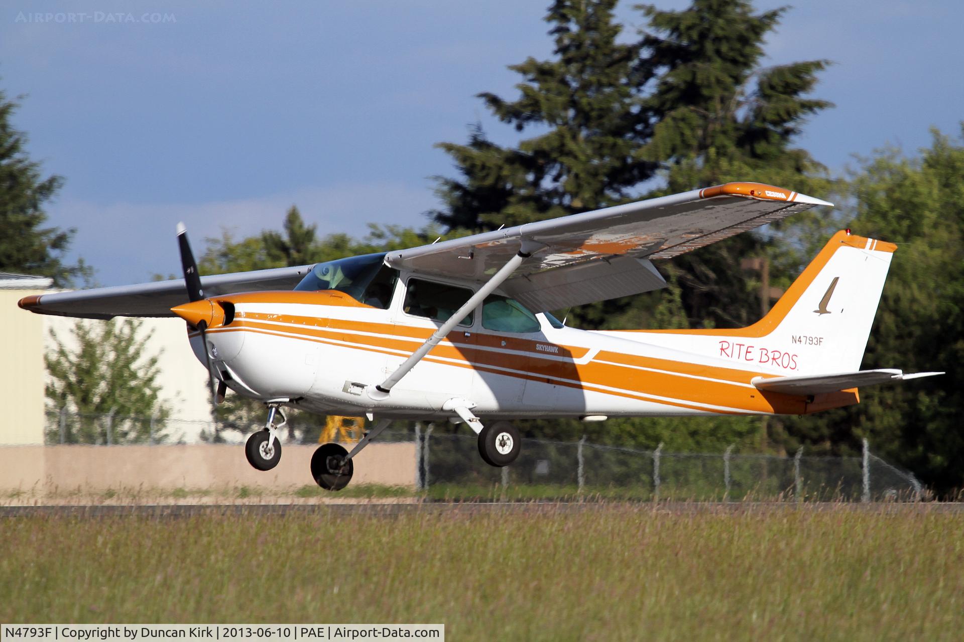N4793F, 1980 Cessna 172N C/N 17273081, Doing touch and goes at PAE