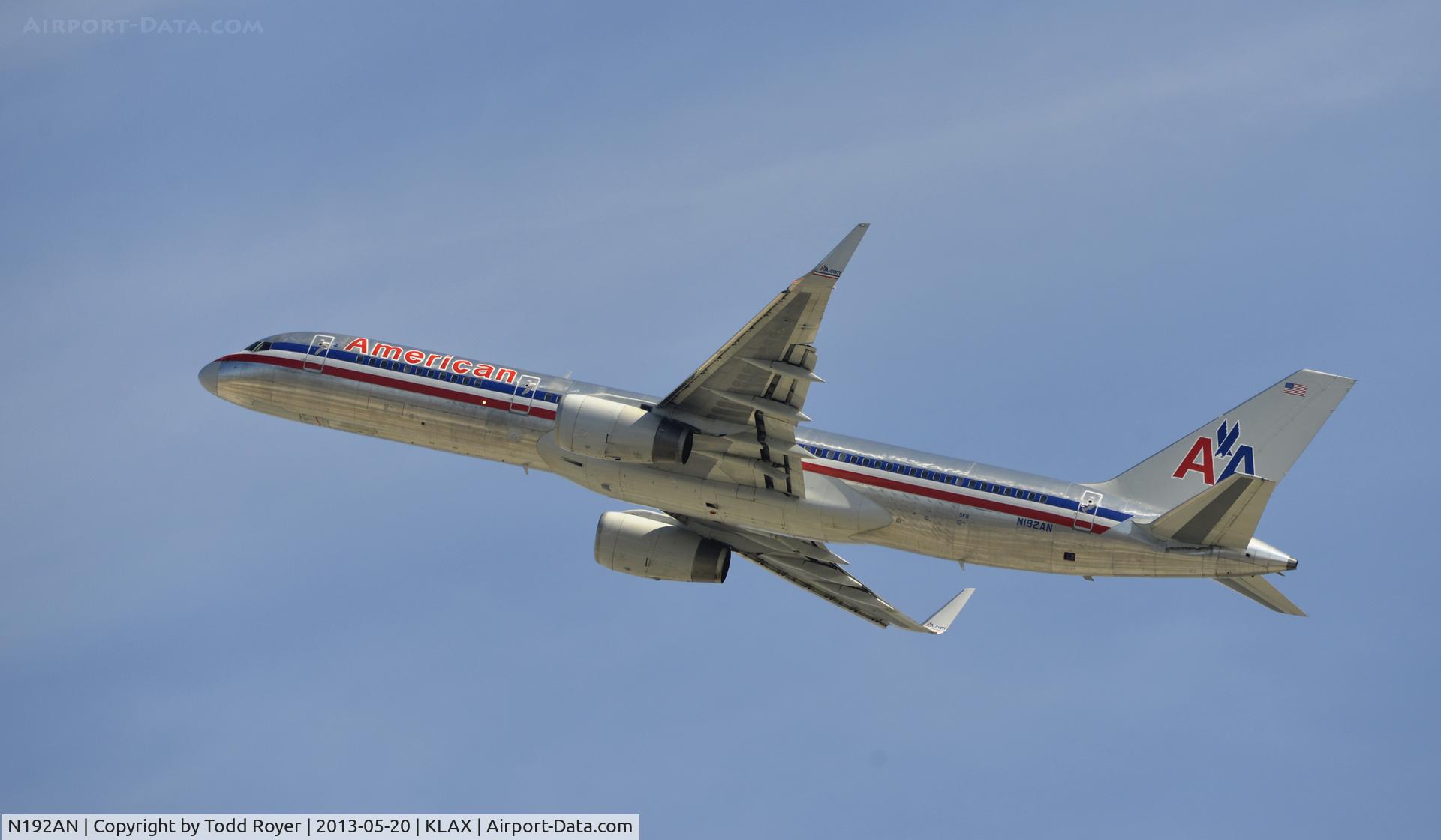 N192AN, 2001 Boeing 757-223 C/N 32386, Departing LAX
