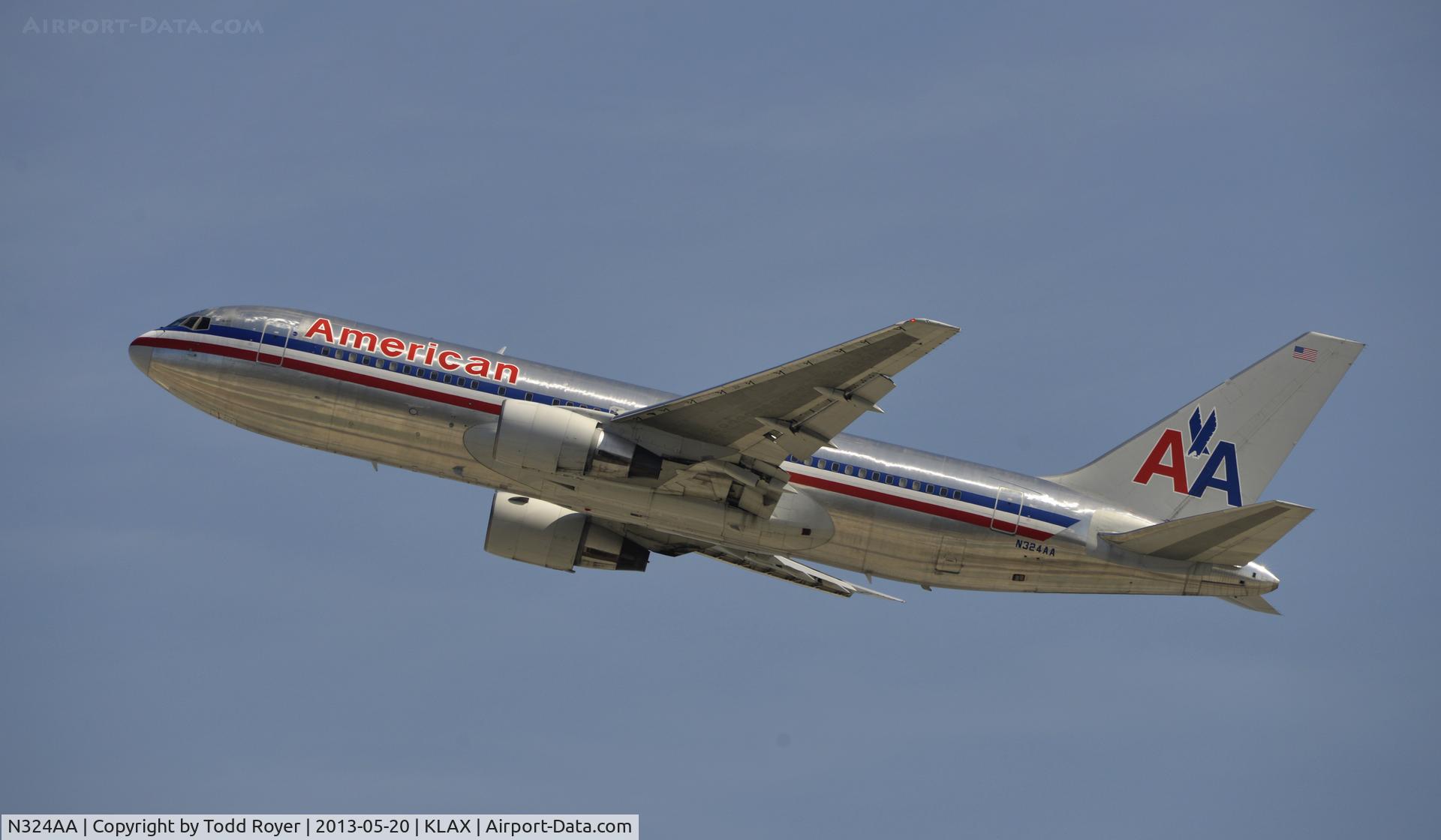 N324AA, 1986 Boeing 767-223 C/N 22325, Departing LAX