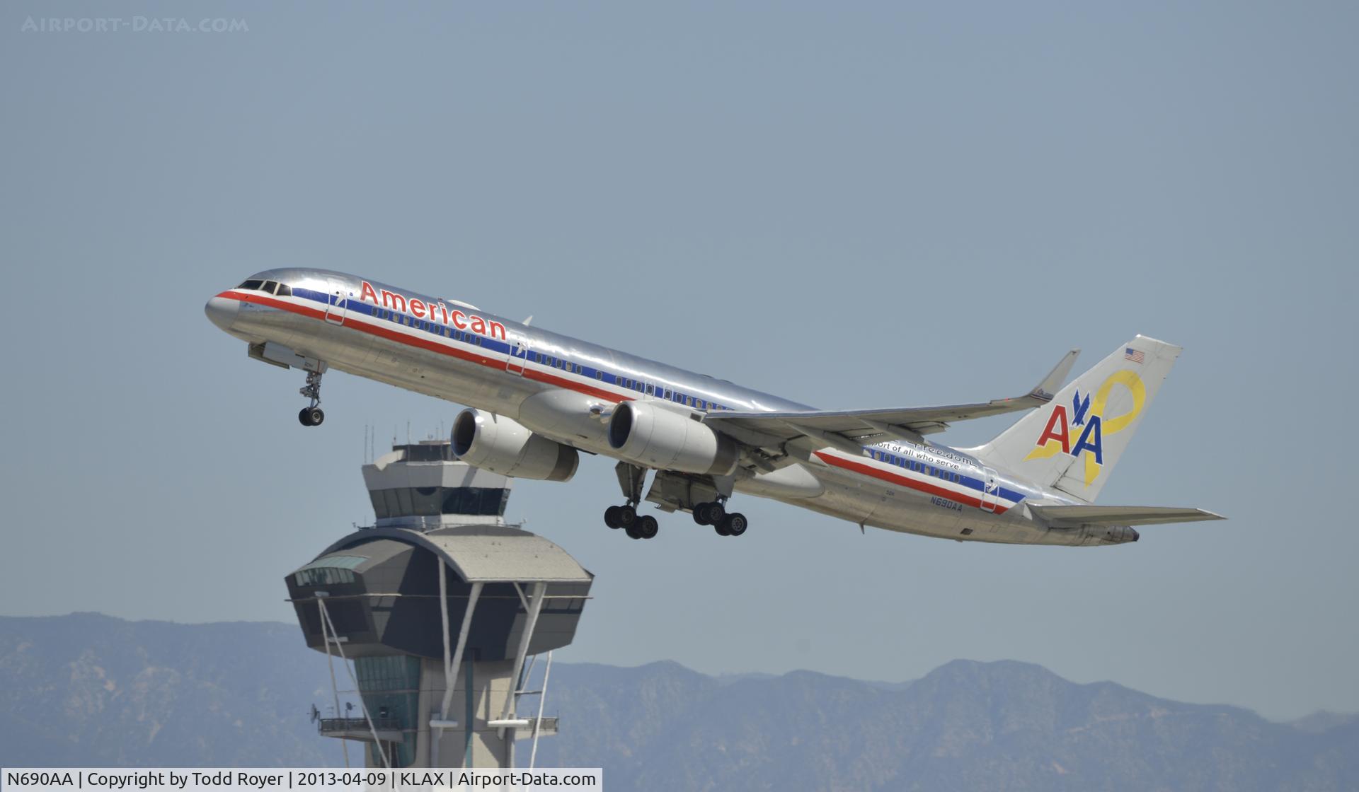 N690AA, 1993 Boeing 757-223 C/N 25696, Departing LAX
