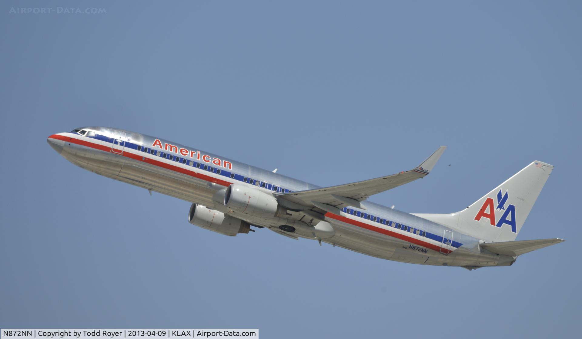 N872NN, 2011 Boeing 737-823 C/N 33219, Departing LAX