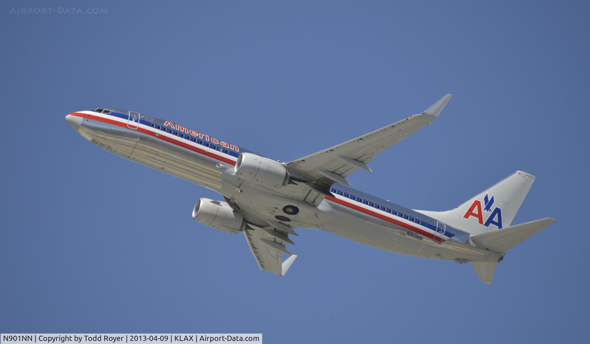 N901NN, 2012 Boeing 737-823 C/N 33226, Departing LAX