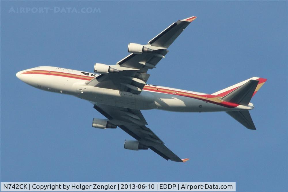 N742CK, 1990 Boeing 747-446 C/N 24424, Passing my home in about 3000 feet.....