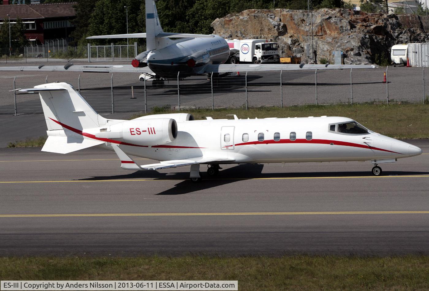 ES-III, 2006 Learjet 60 C/N 60-303, Taxiing for departure.