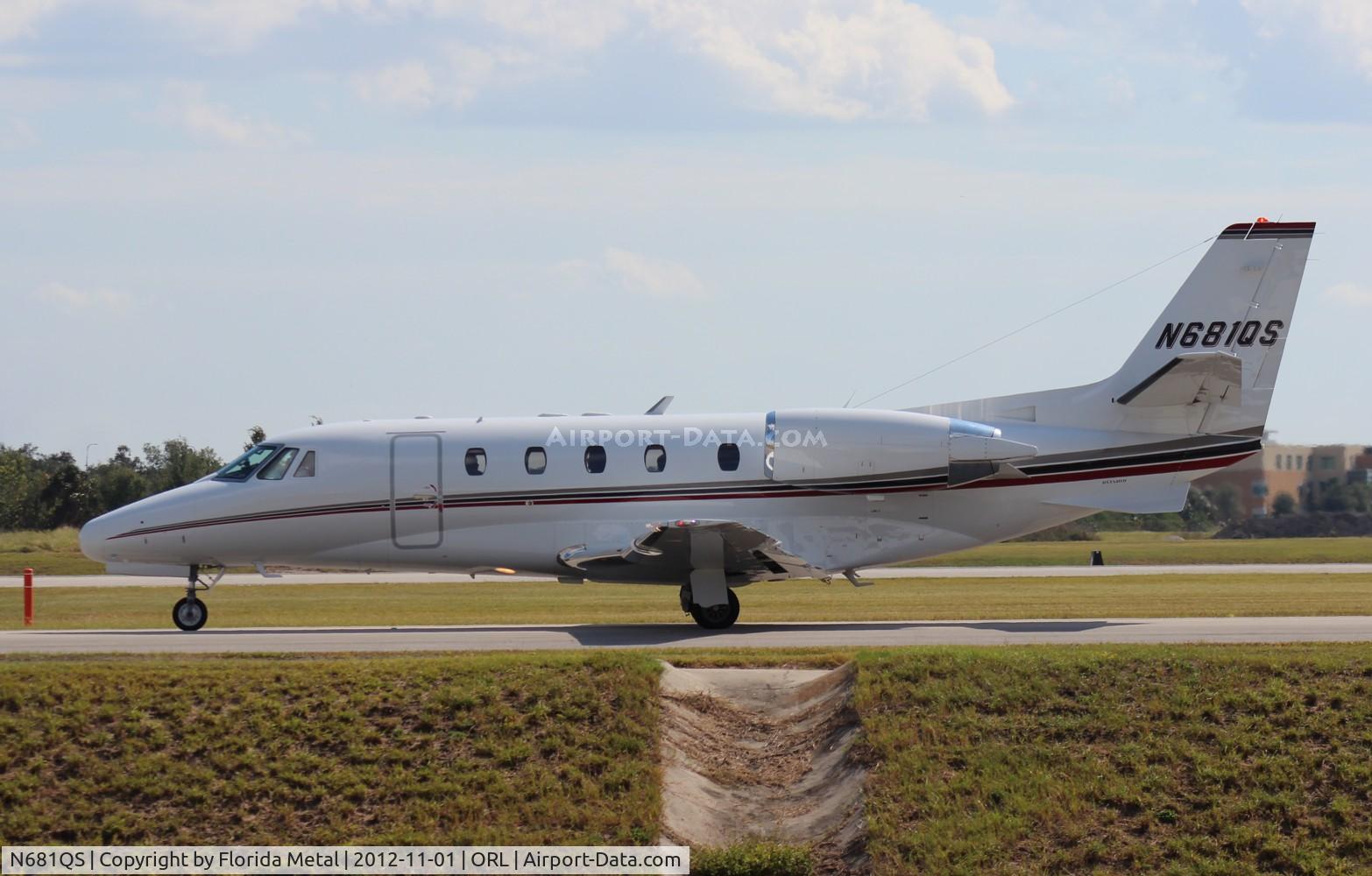 N681QS, 2001 Cessna 560XL Citation Excel C/N 560-5181, Net Jets Excel leaving NBAA