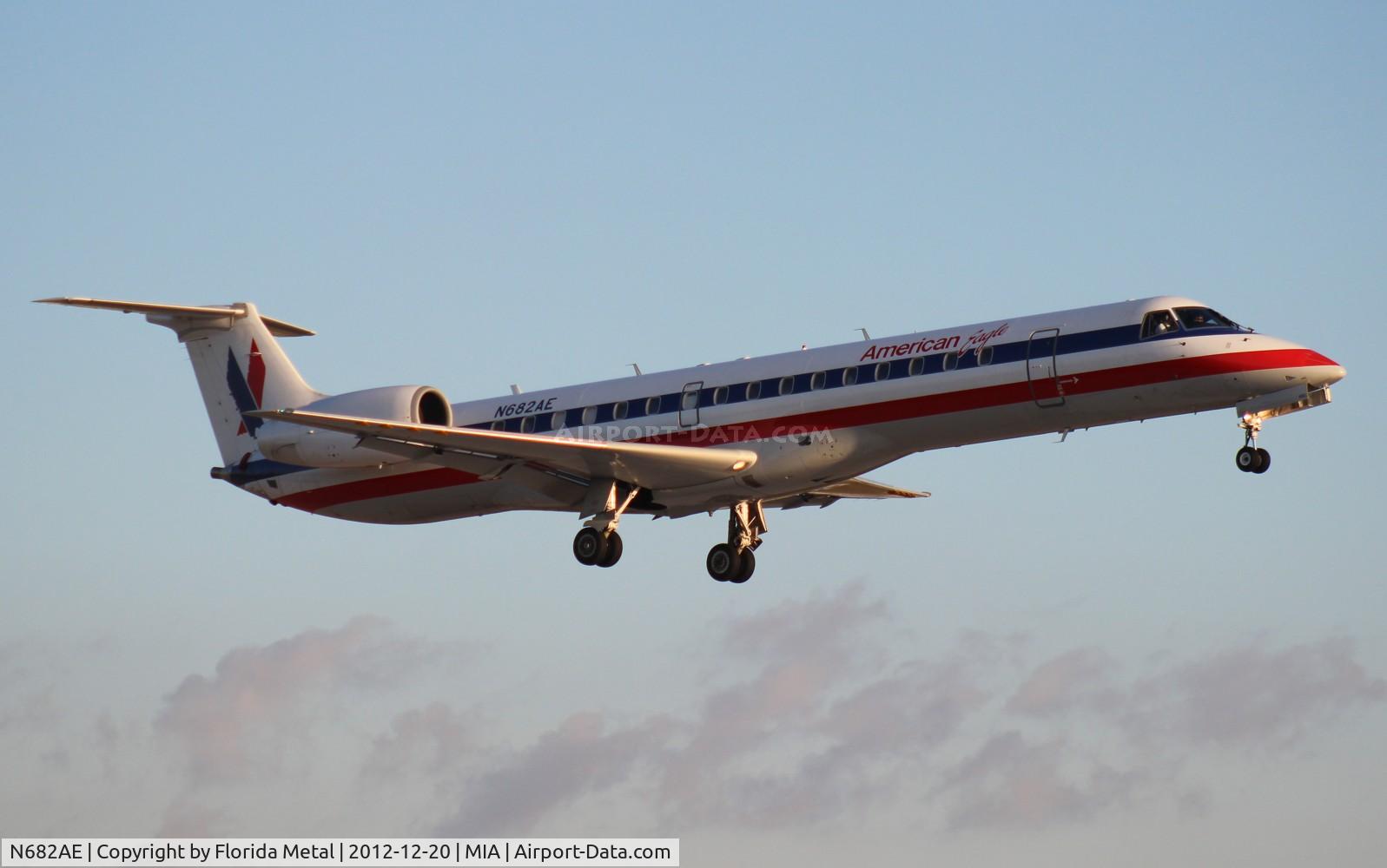 N682AE, 2004 Embraer ERJ-145LR (EMB-145LR) C/N 14500826, Eagle E145