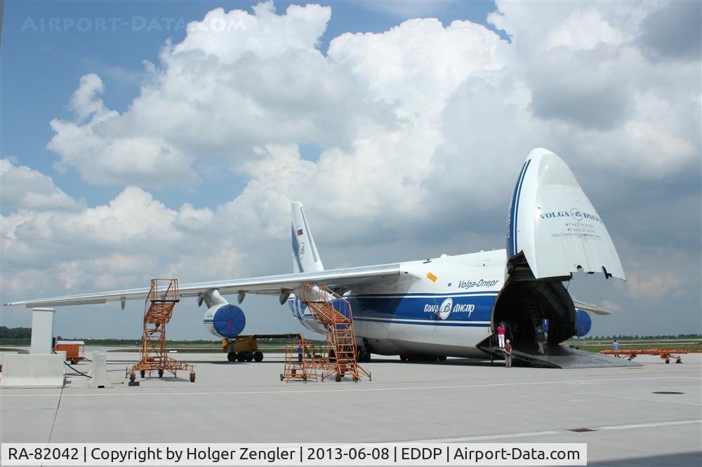 RA-82042, 1991 Antonov An-124-100 Ruslan C/N 9773054055093/0606, An AN 124 invited visitors of Aviation Day 2013 to enter her big stomach ....