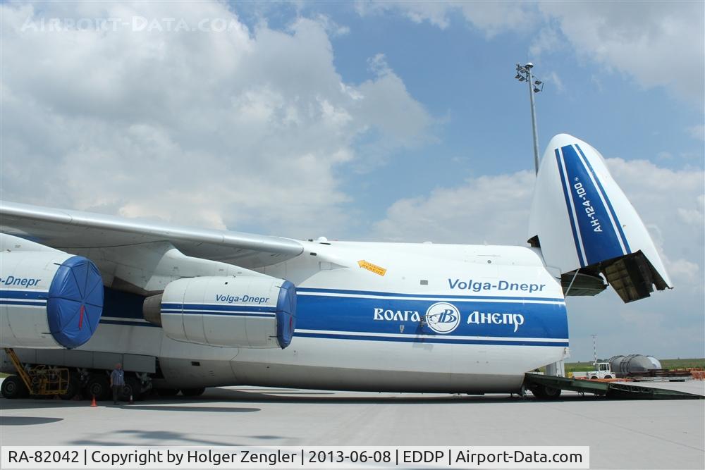 RA-82042, 1991 Antonov An-124-100 Ruslan C/N 9773054055093/0606, A last view on the aircraft...